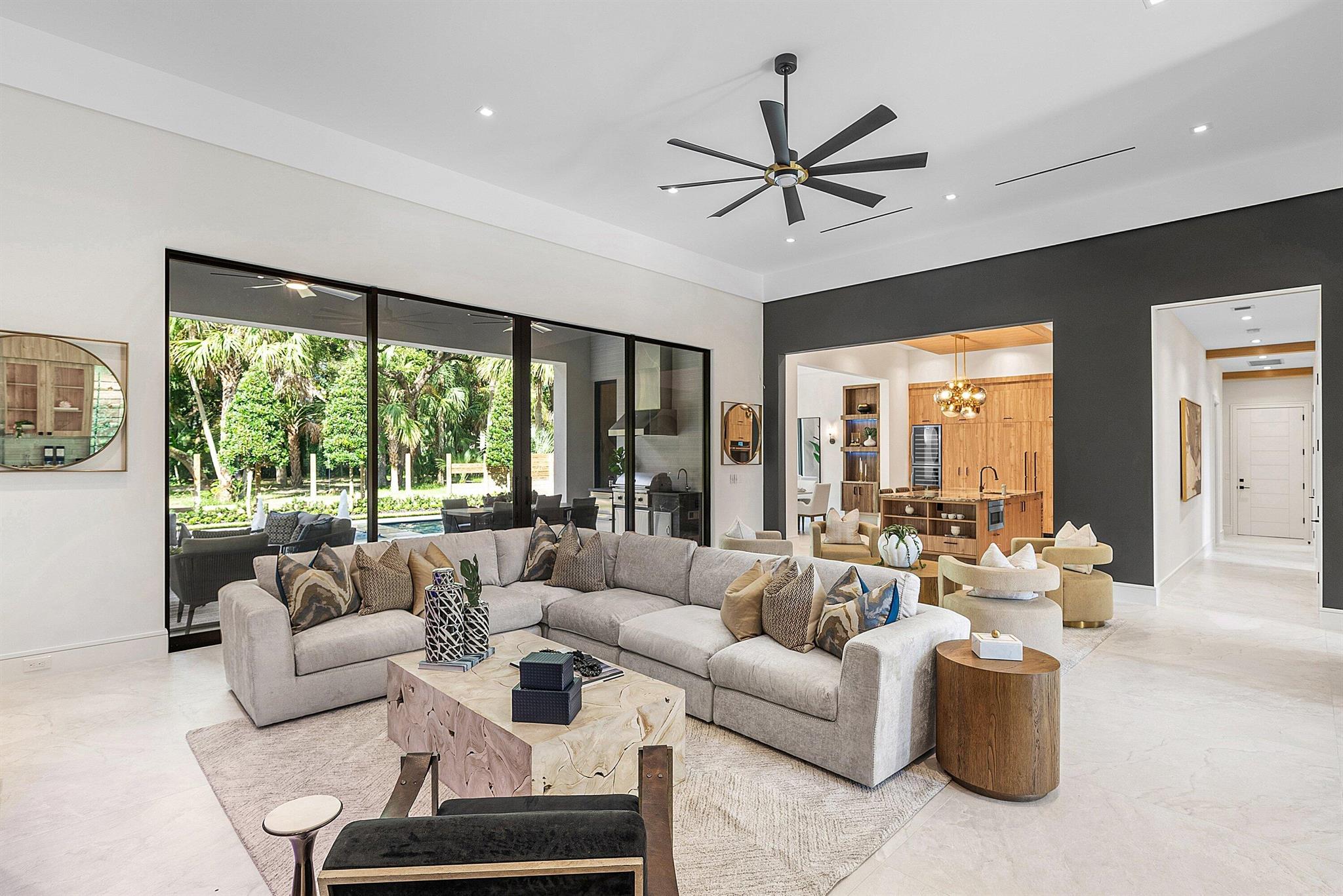 PALM BEACH FARMS CO 11 - Residential