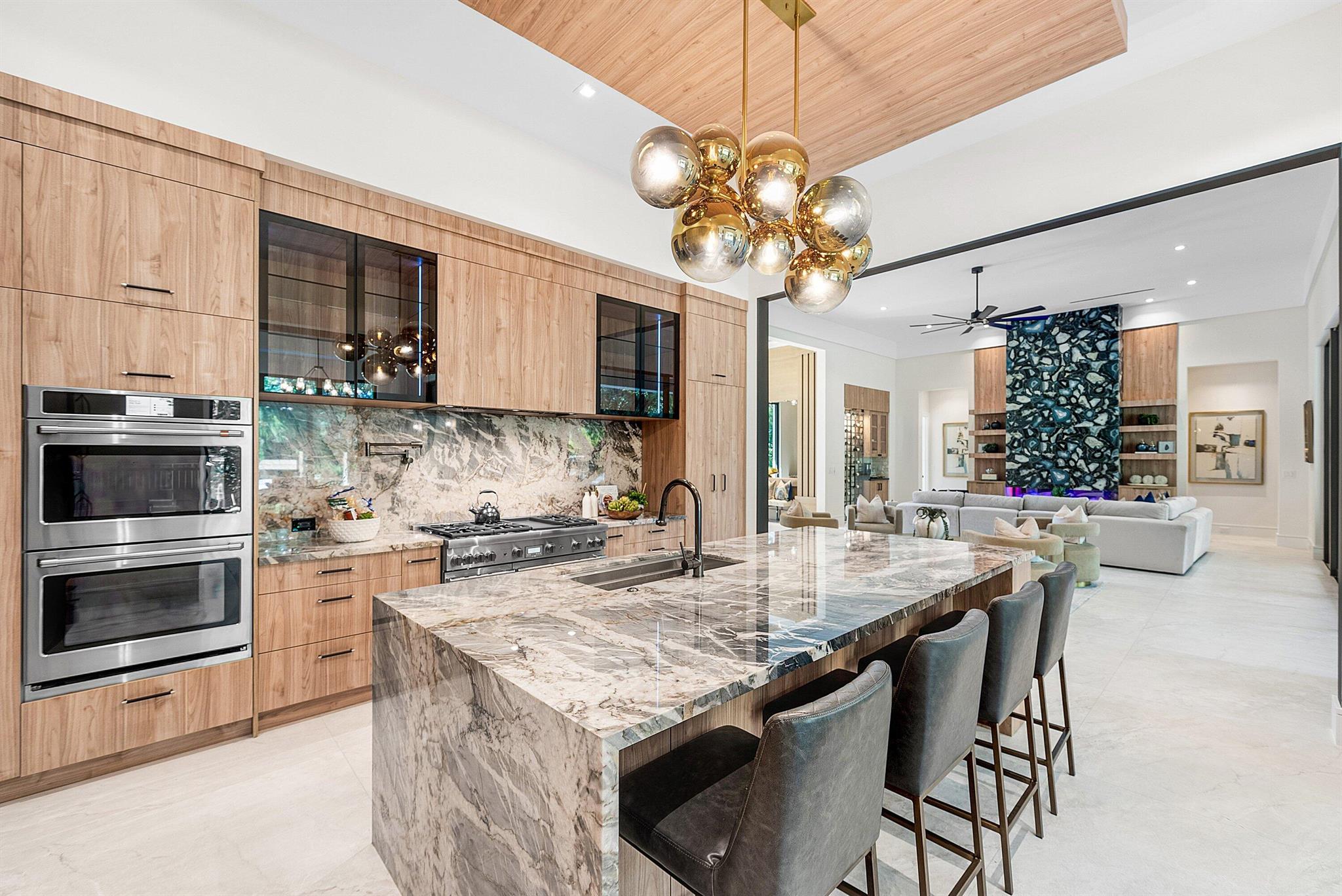 PALM BEACH FARMS CO 11 - Residential