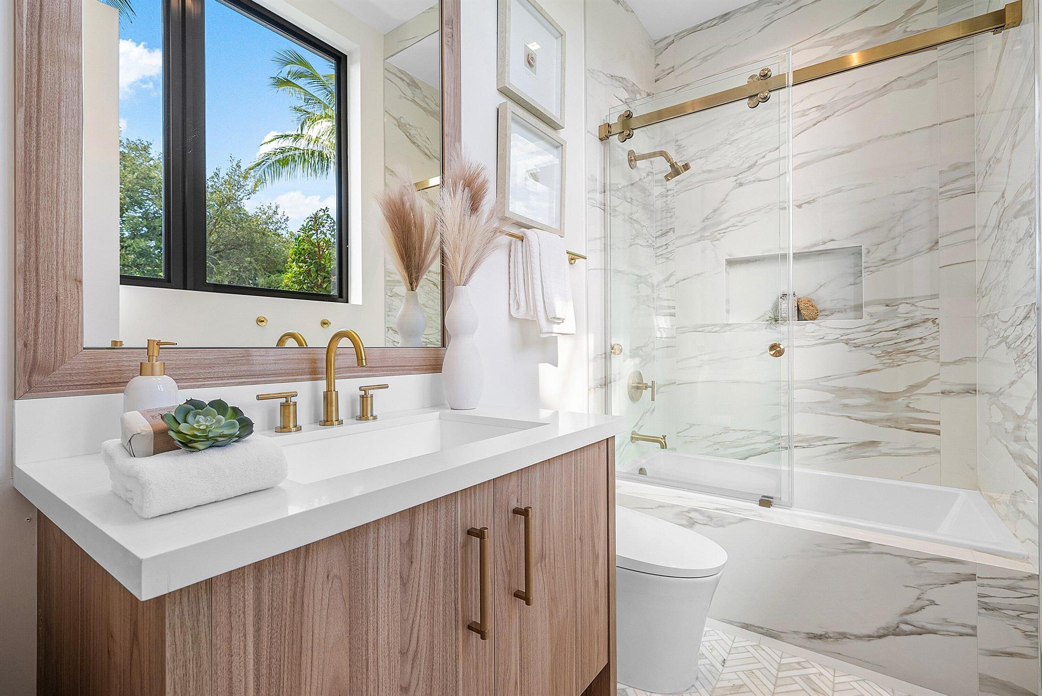 PALM BEACH FARMS CO 11 - Residential