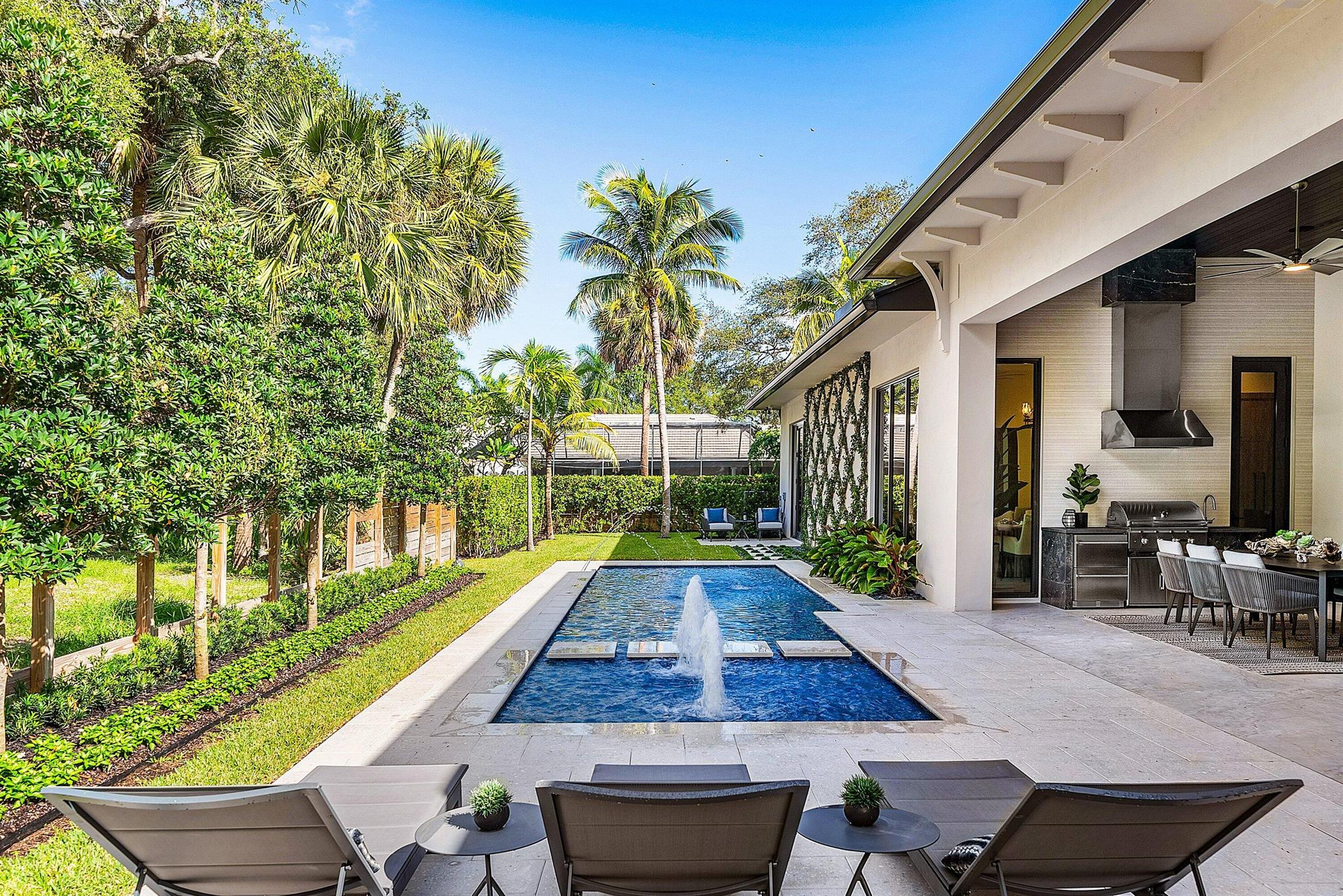 PALM BEACH FARMS CO 11 - Residential