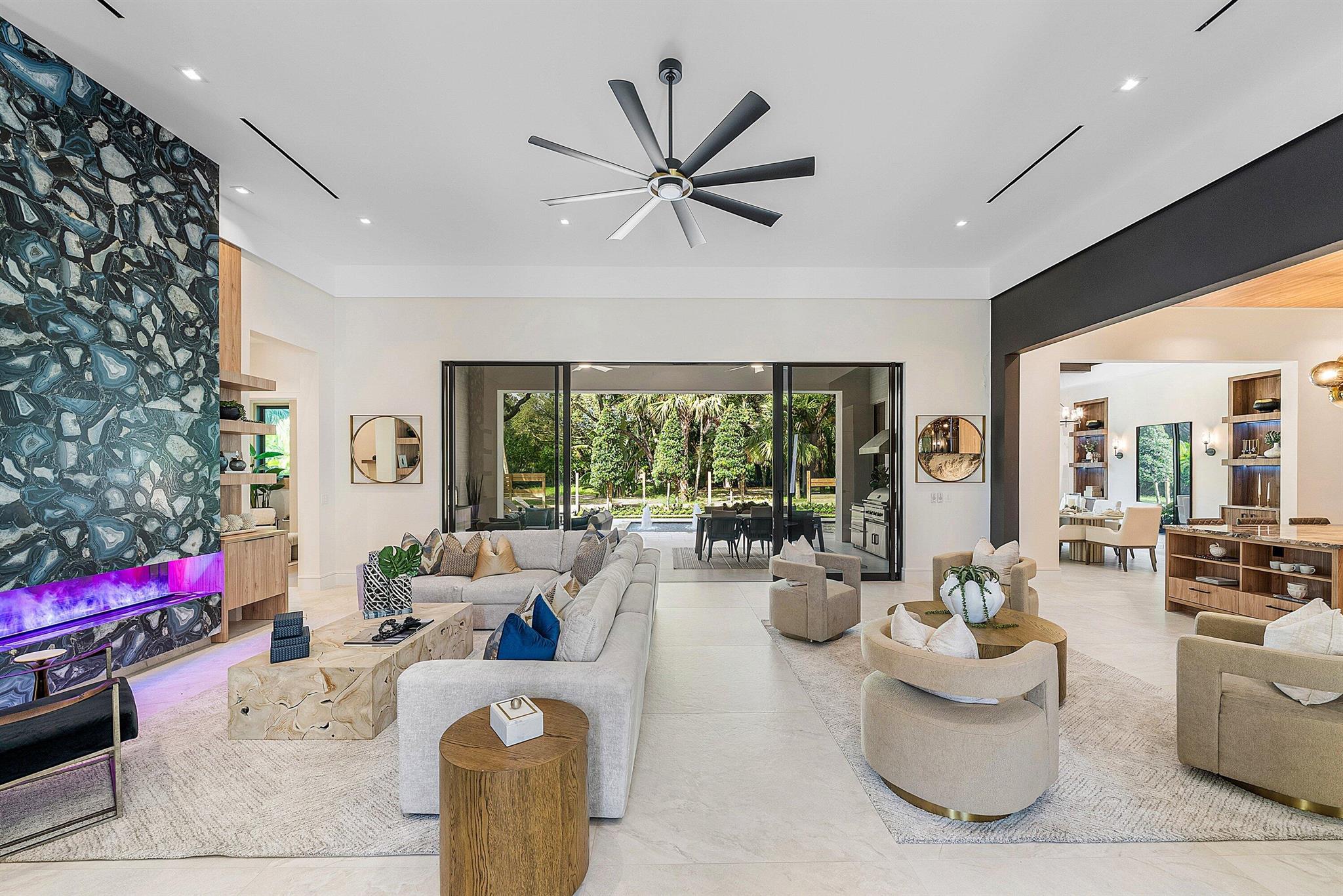 PALM BEACH FARMS CO 11 - Residential