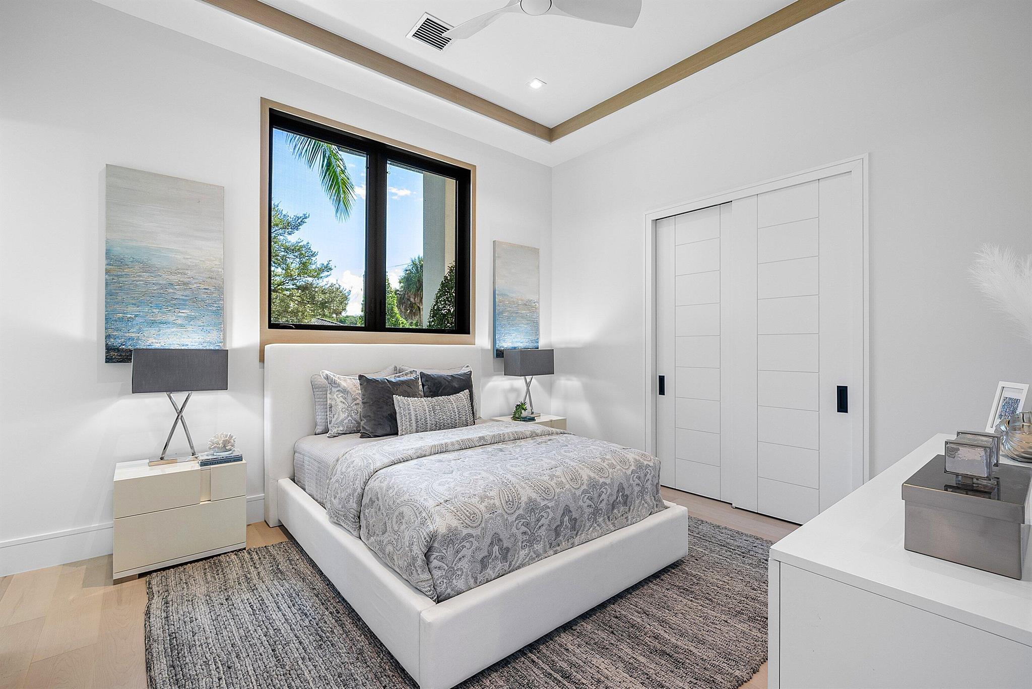 PALM BEACH FARMS CO 11 - Residential