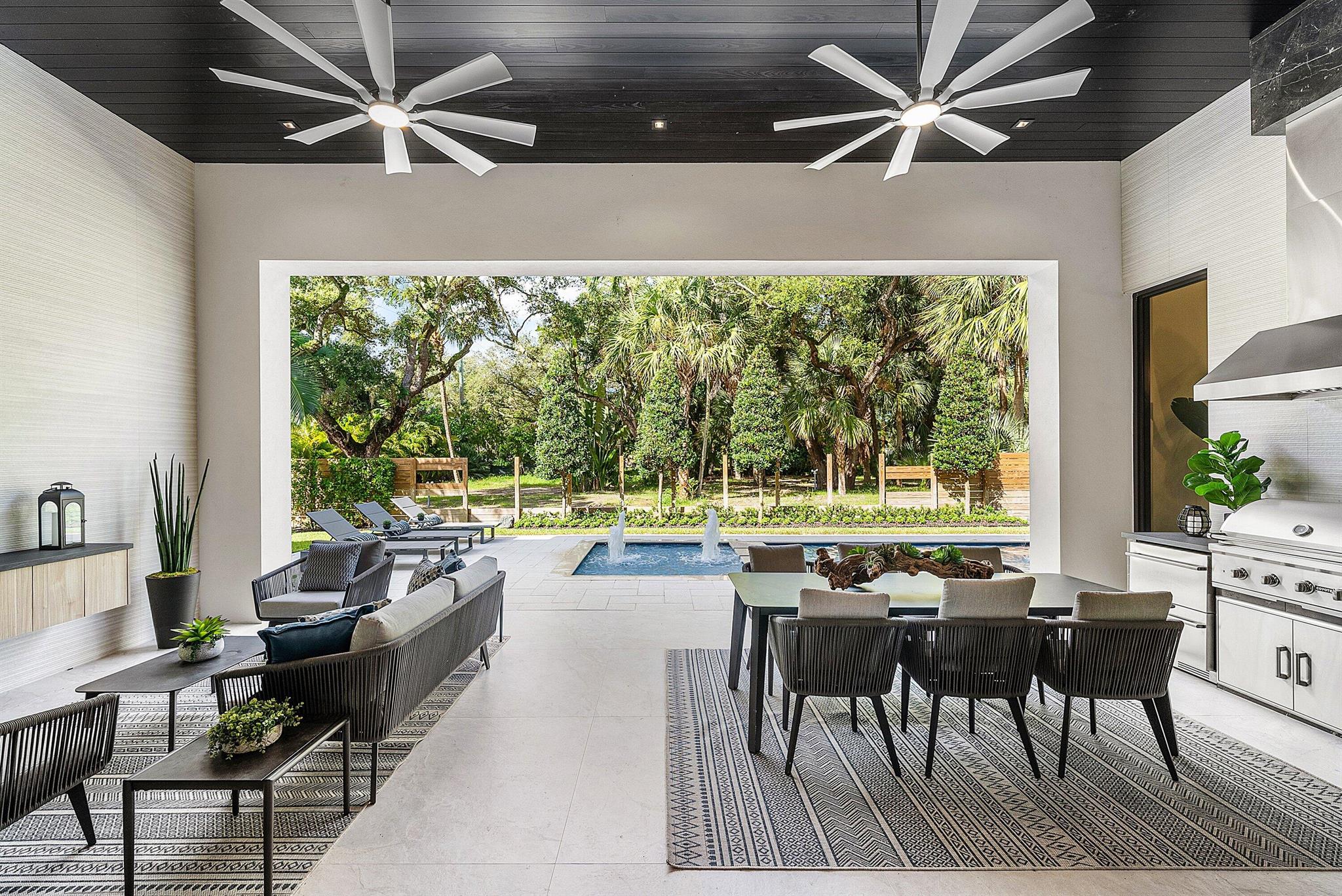 PALM BEACH FARMS CO 11 - Residential