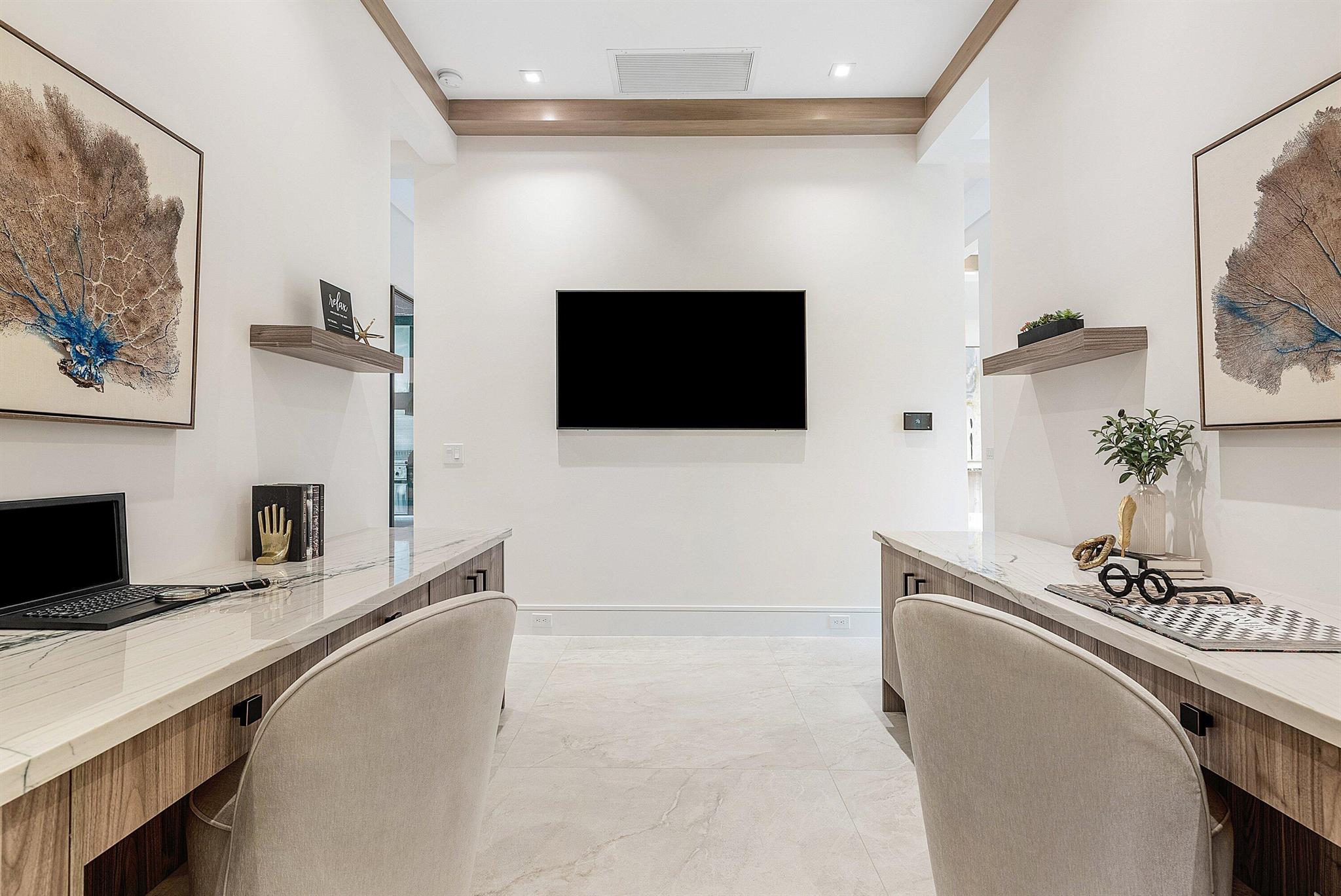 PALM BEACH FARMS CO 11 - Residential