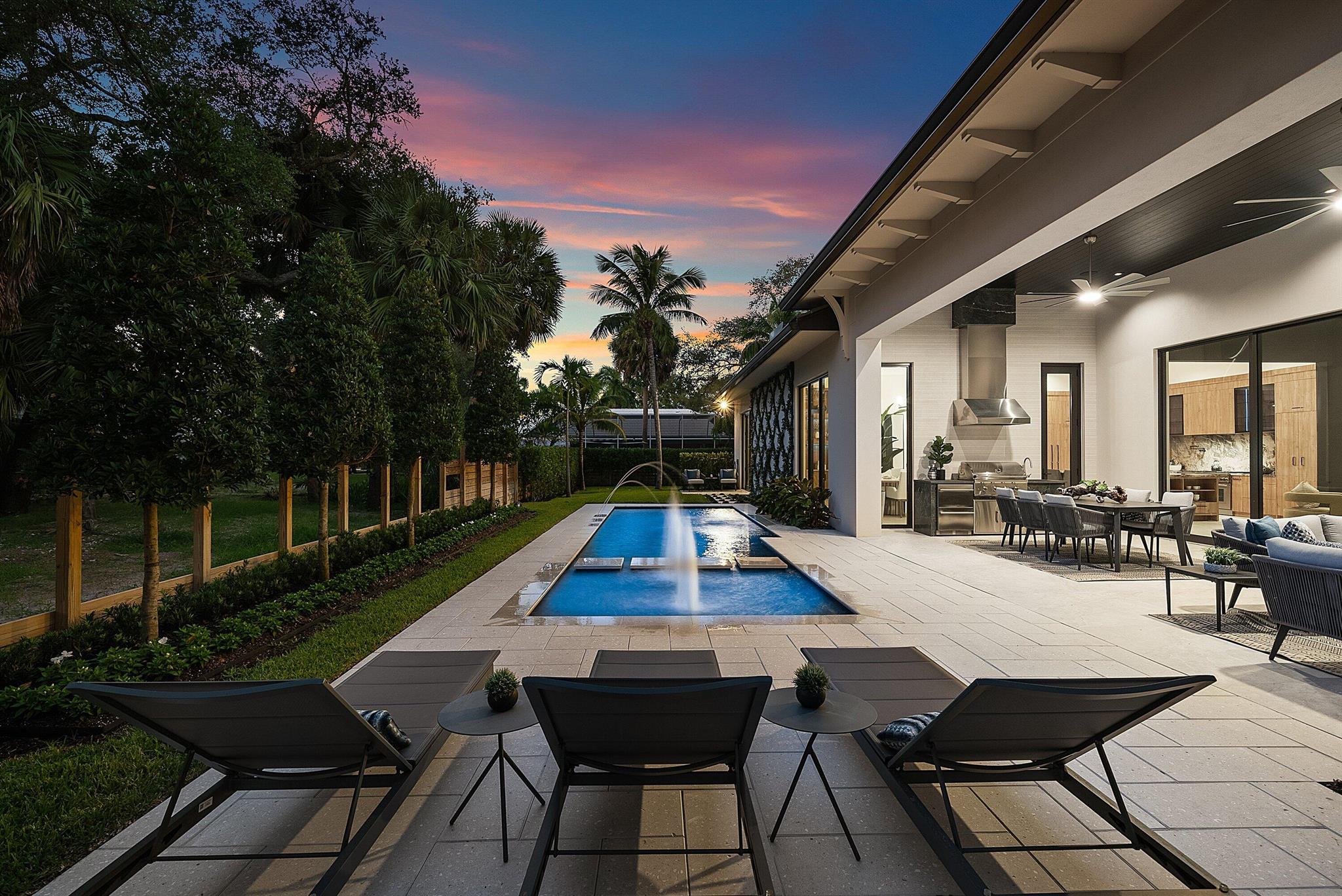 PALM BEACH FARMS CO 11 - Residential