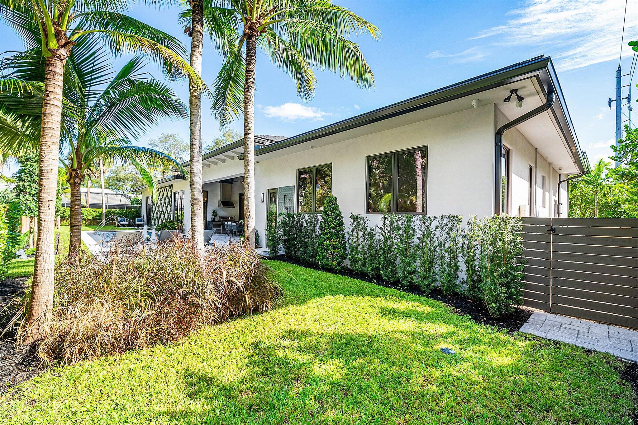 PALM BEACH FARMS CO 11 - Residential