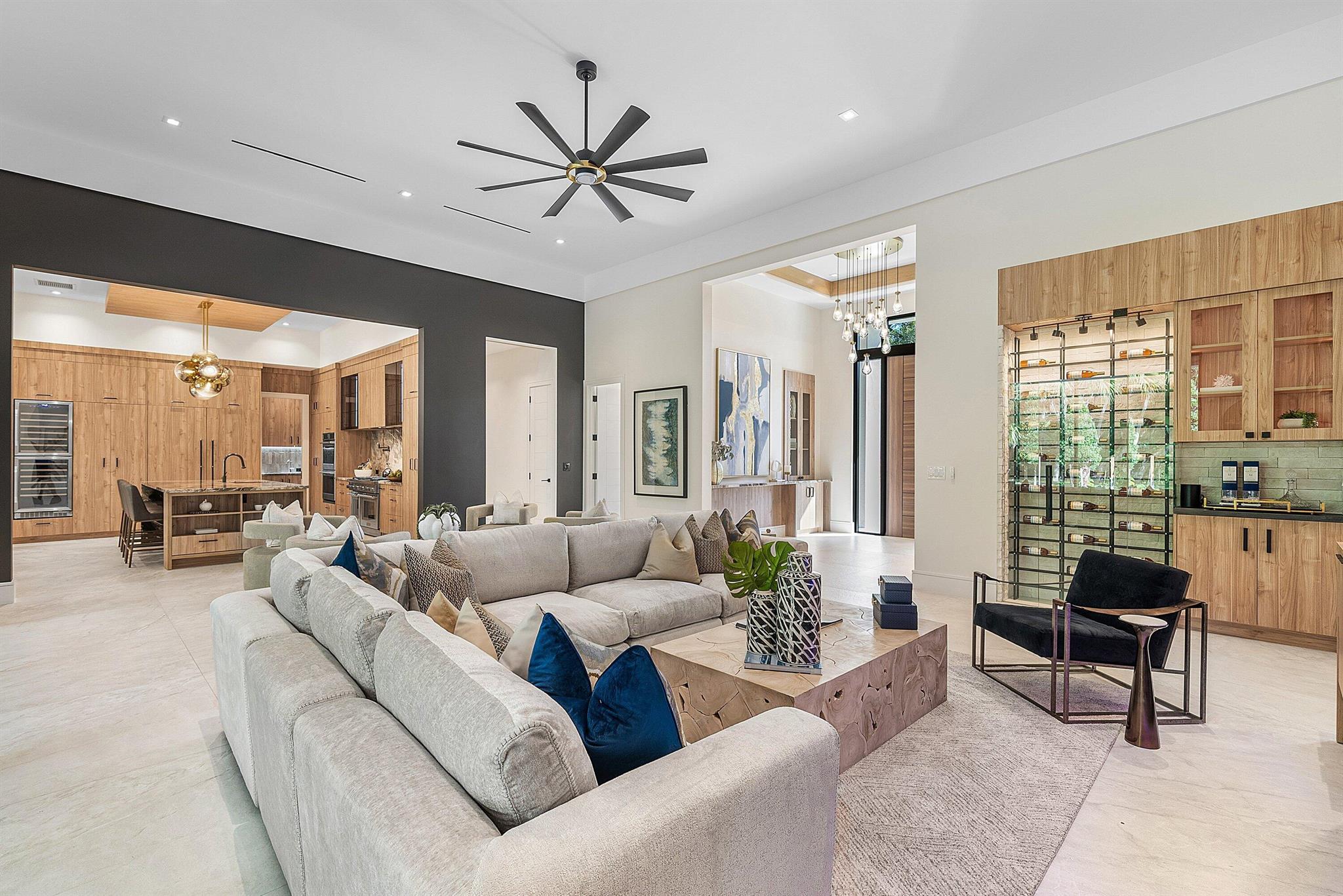 PALM BEACH FARMS CO 11 - Residential