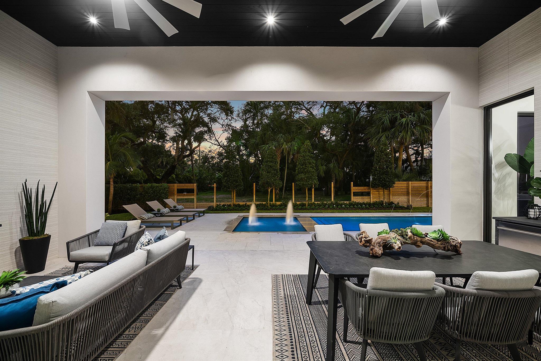 PALM BEACH FARMS CO 11 - Residential
