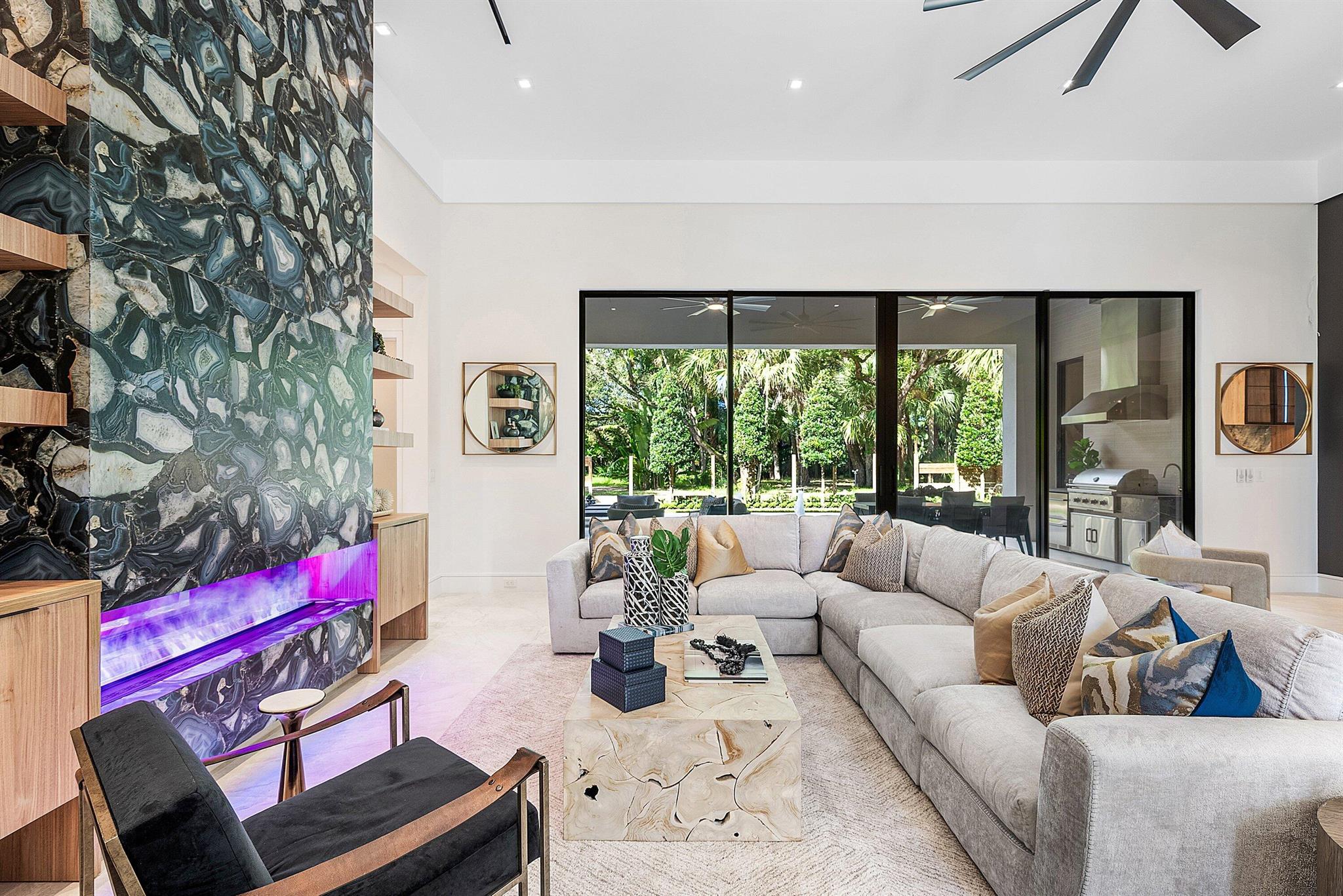 PALM BEACH FARMS CO 11 - Residential