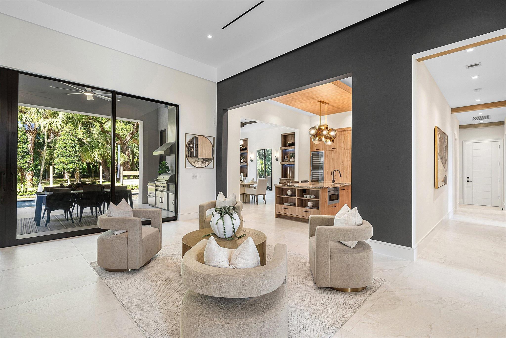 PALM BEACH FARMS CO 11 - Residential
