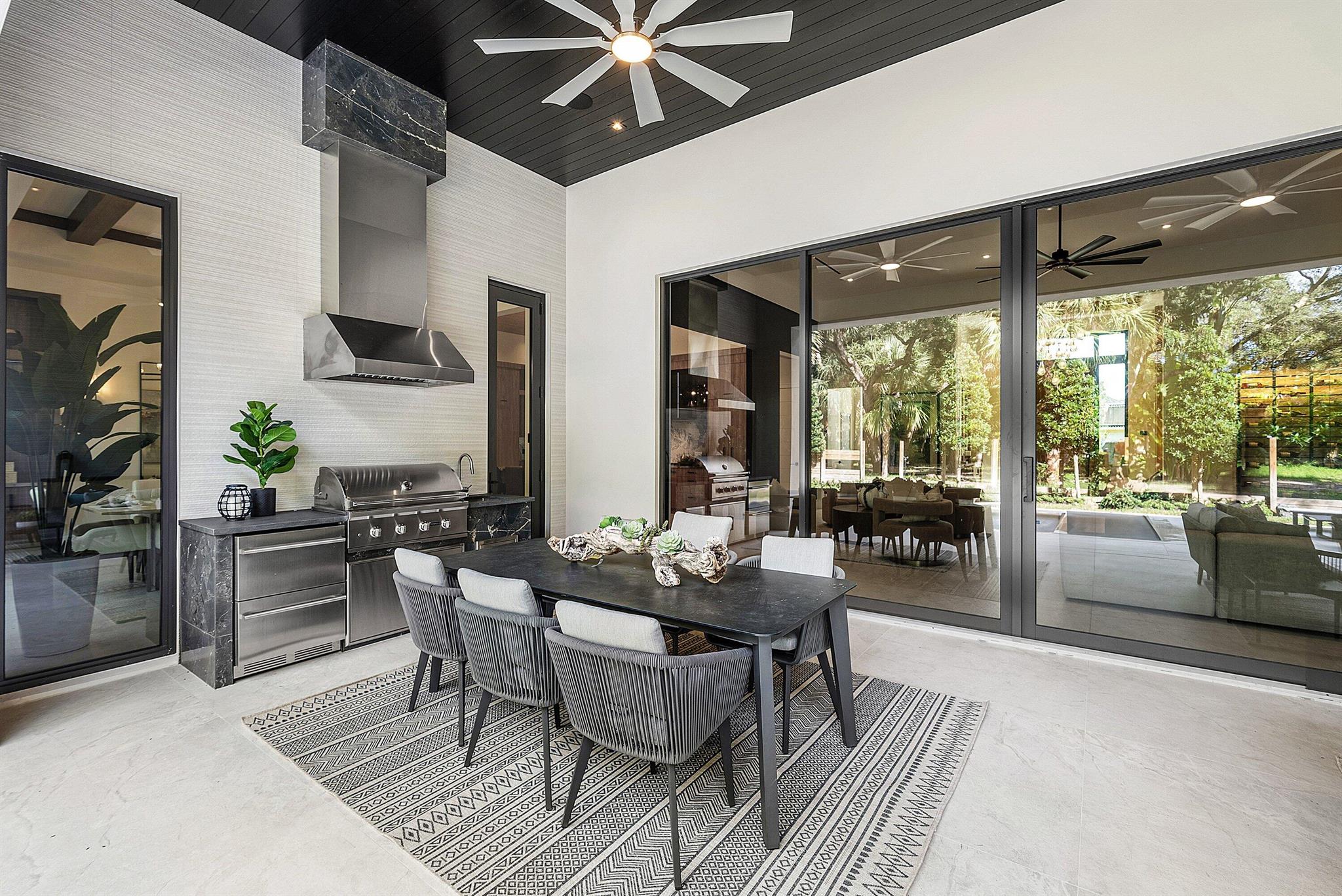 PALM BEACH FARMS CO 11 - Residential