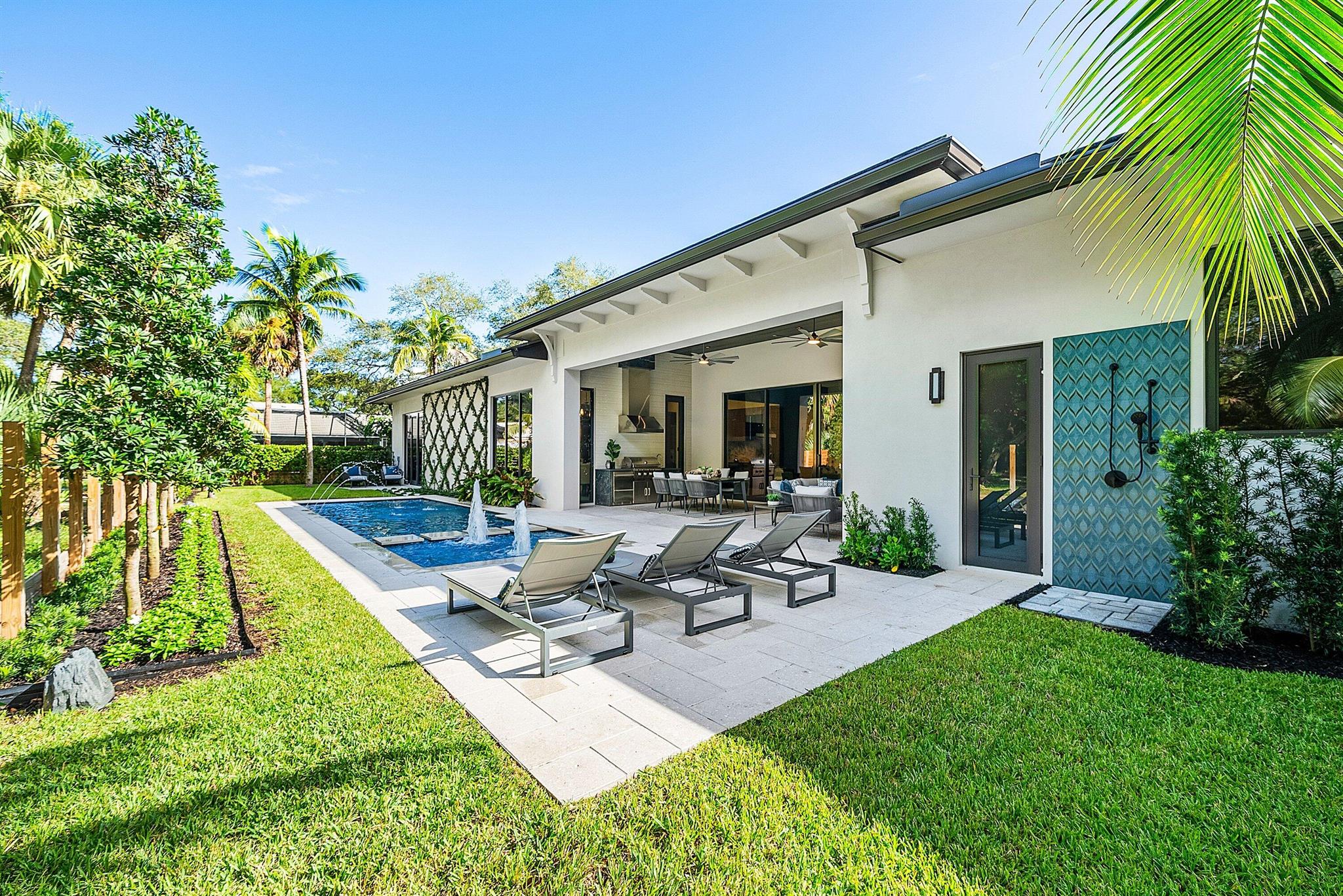 PALM BEACH FARMS CO 11 - Residential