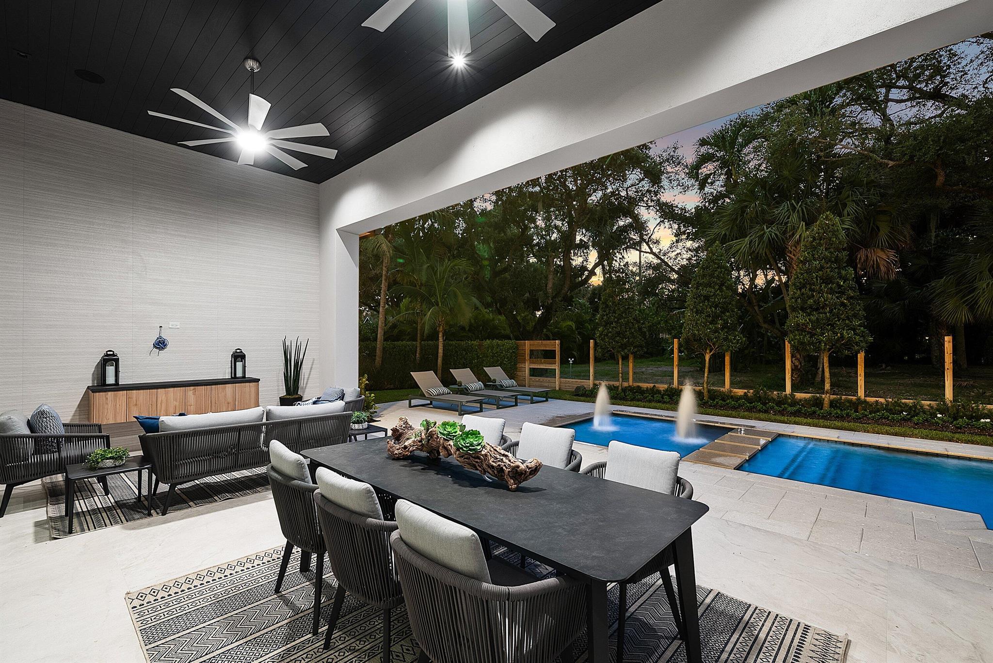 PALM BEACH FARMS CO 11 - Residential