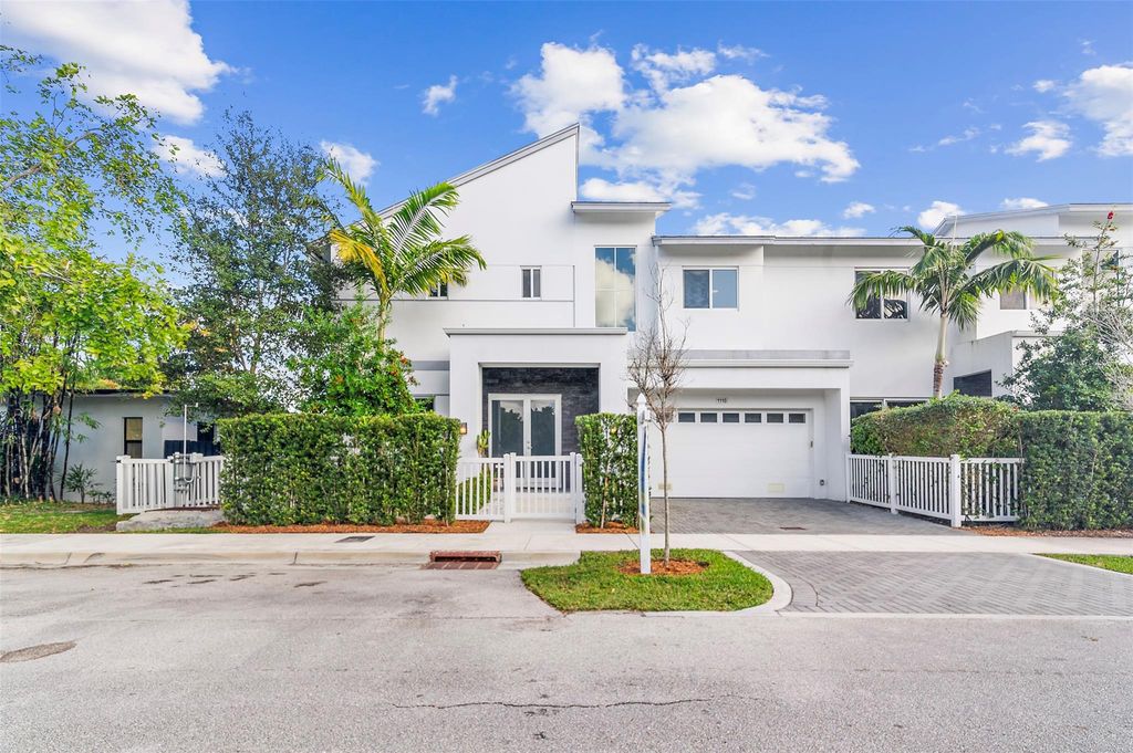 Photo of 1110 NE 14th Avenue, Fort Lauderdale, FL 33304 (MLS # F10496732)
