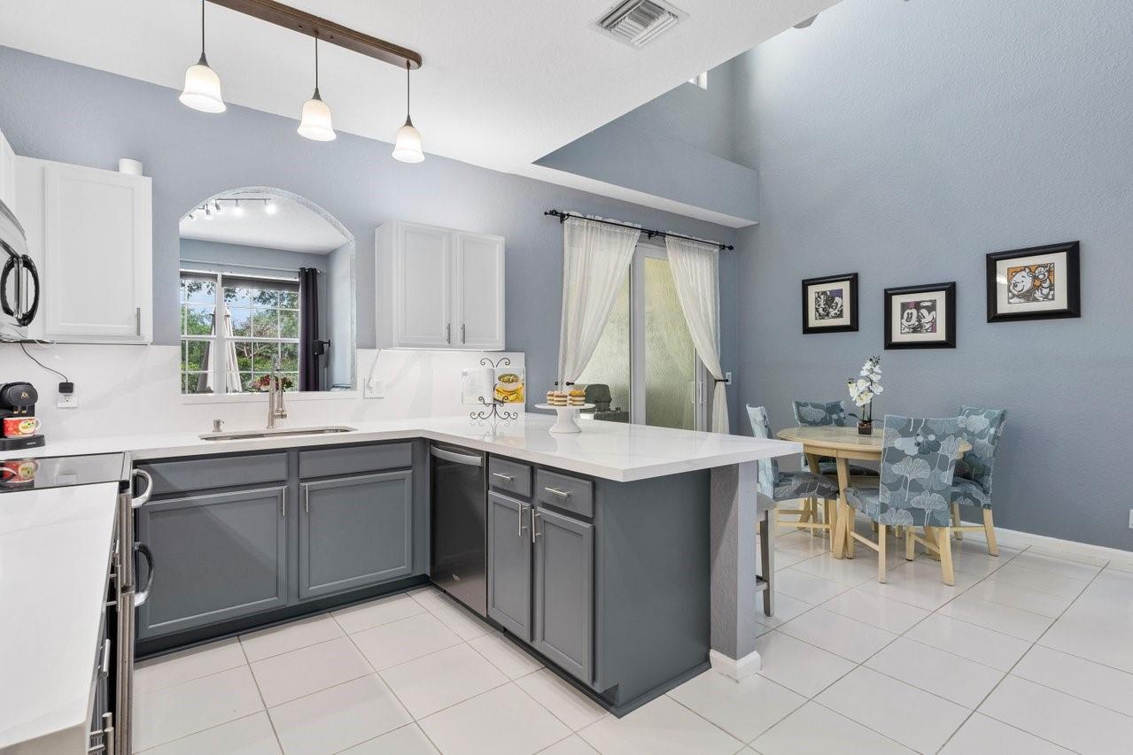 10512 NW 56th Dr