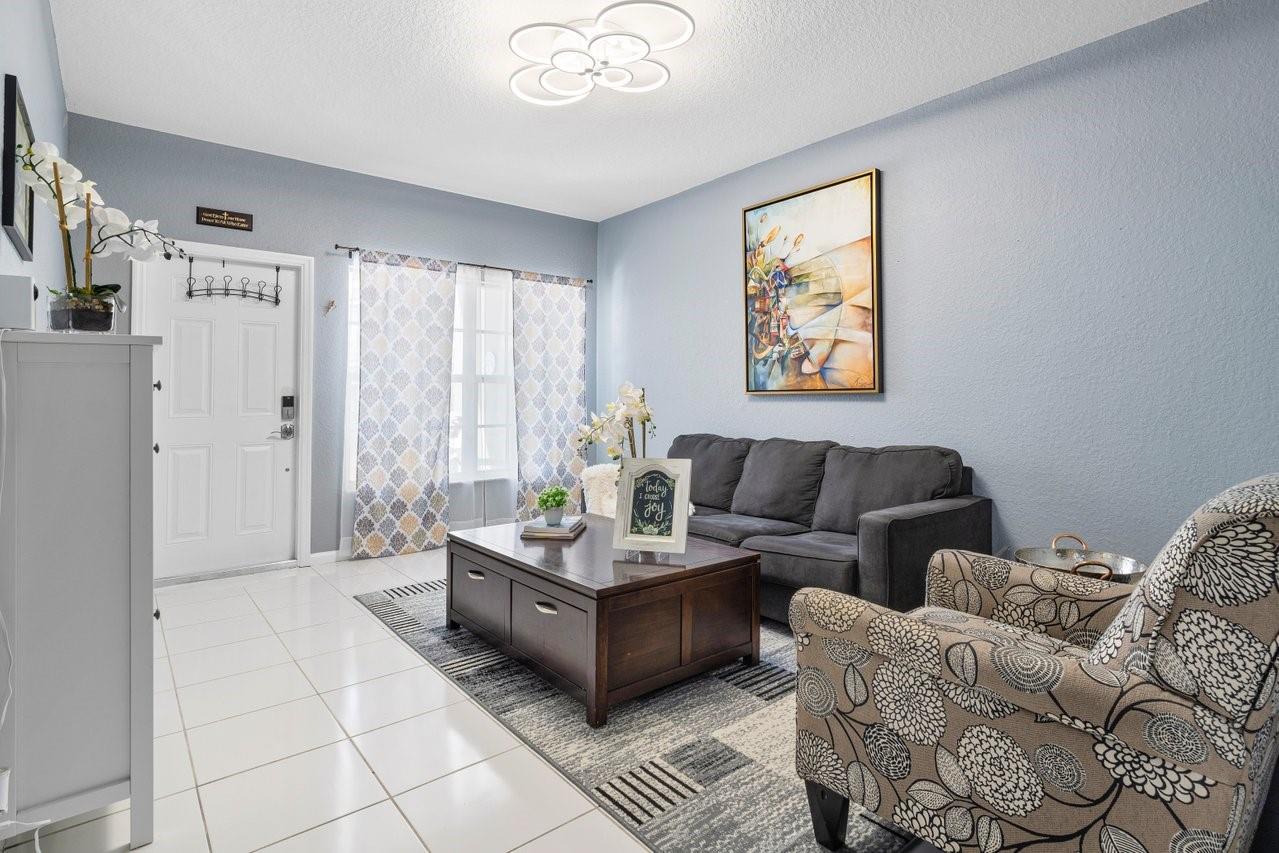 10512 NW 56th Dr