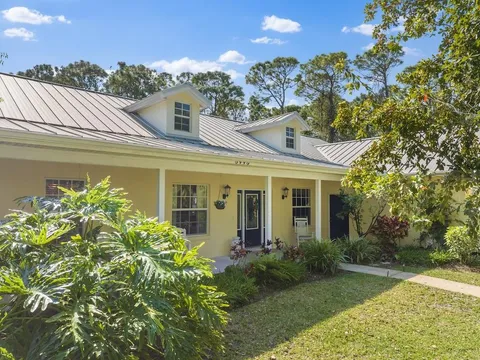 8446 93rd Ave, Vero Beach, FL MLS: F10493457