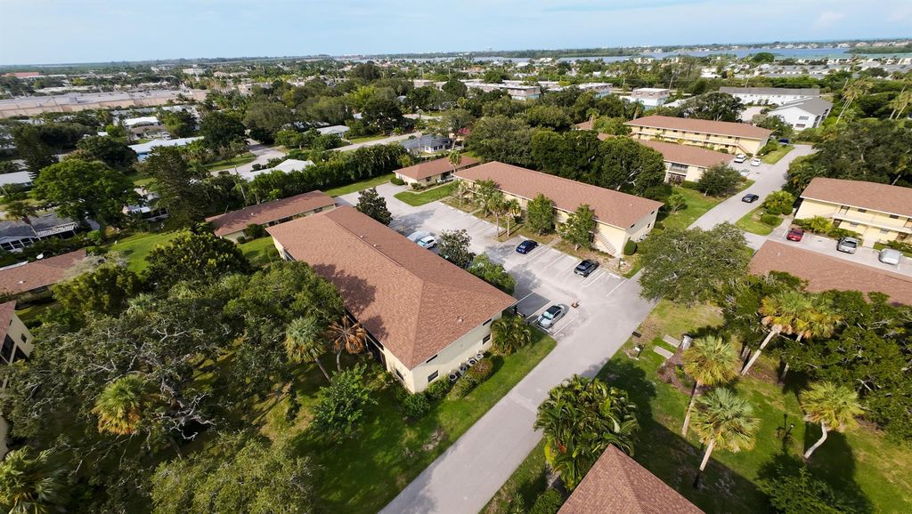 Photo of 400 18th Street #D-1, Vero Beach, FL 32960 (MLS # R11123134)