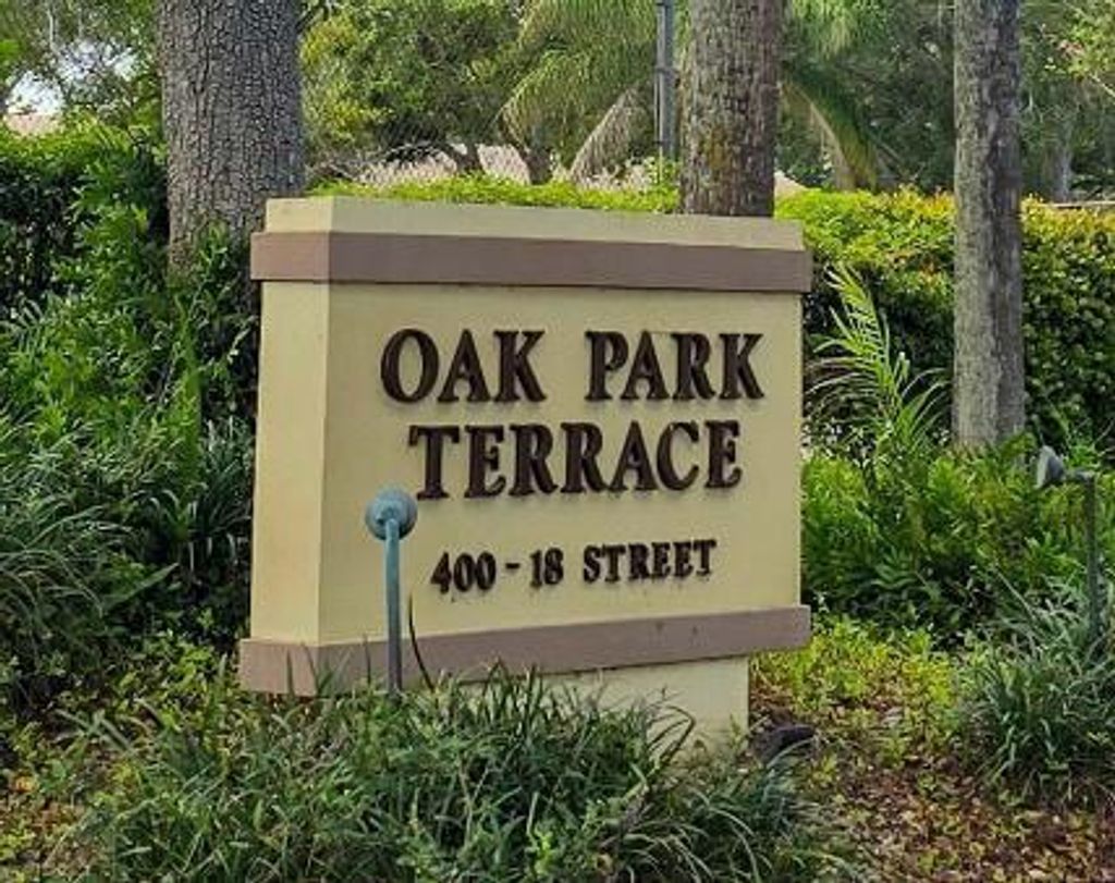 Photo of 400 18th Street #D-1, Vero Beach, FL 32960 (MLS # R11123134)