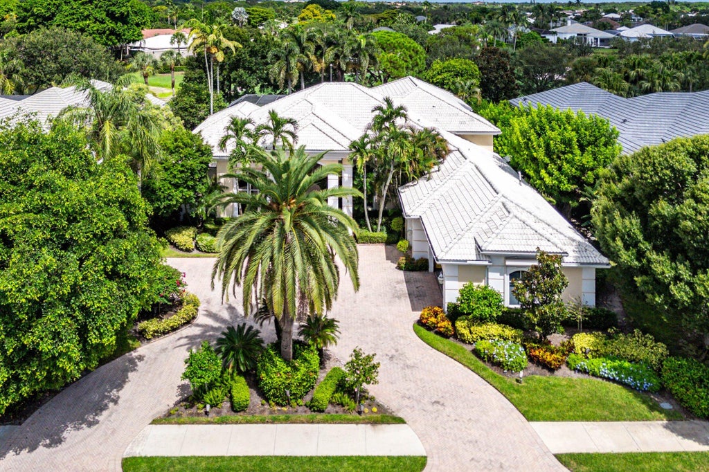 Photo of 56 St George Place, Palm Beach Gardens, FL 33418 (MLS # R11117365)