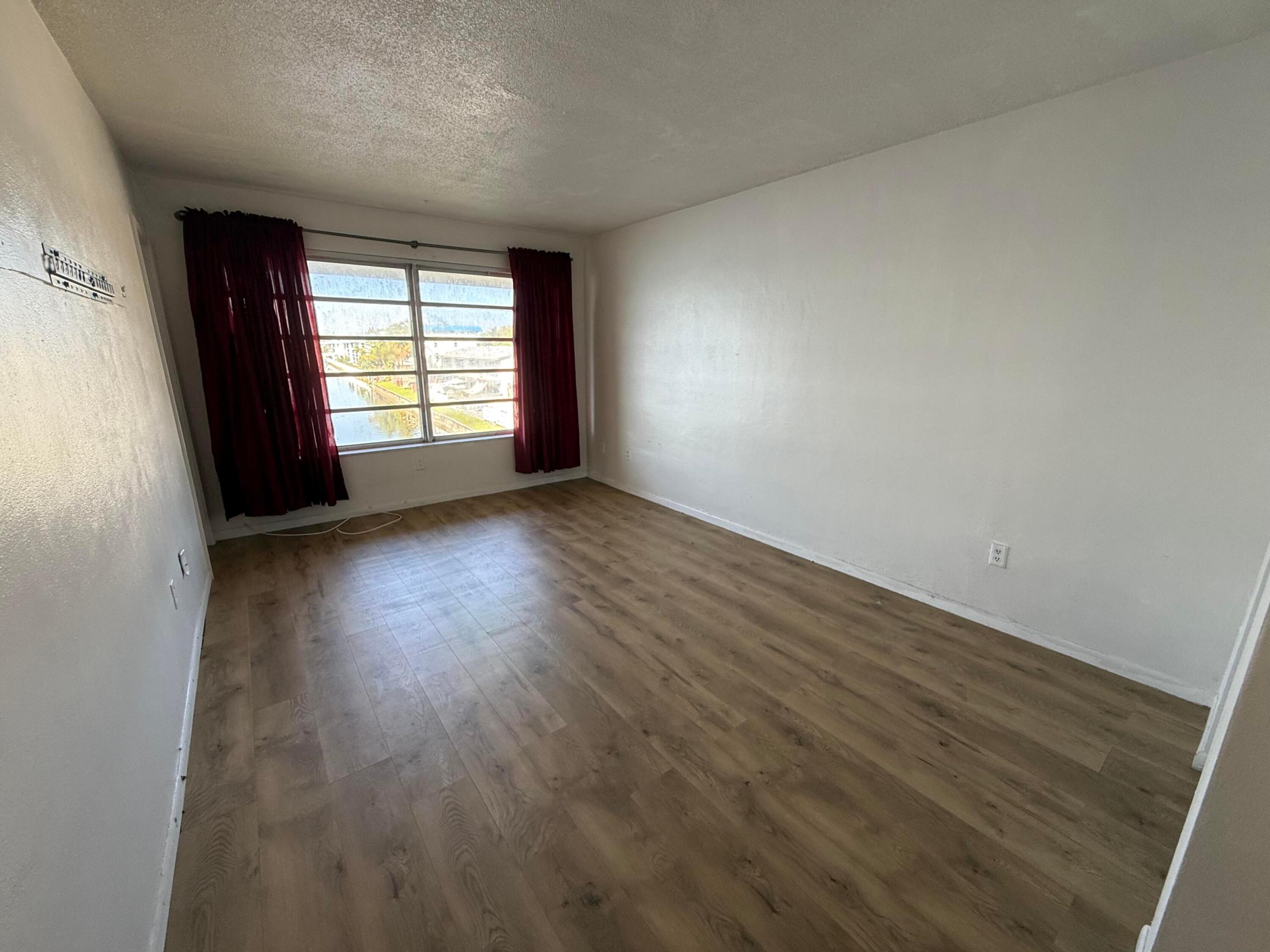 1300 NE 191st Street A305