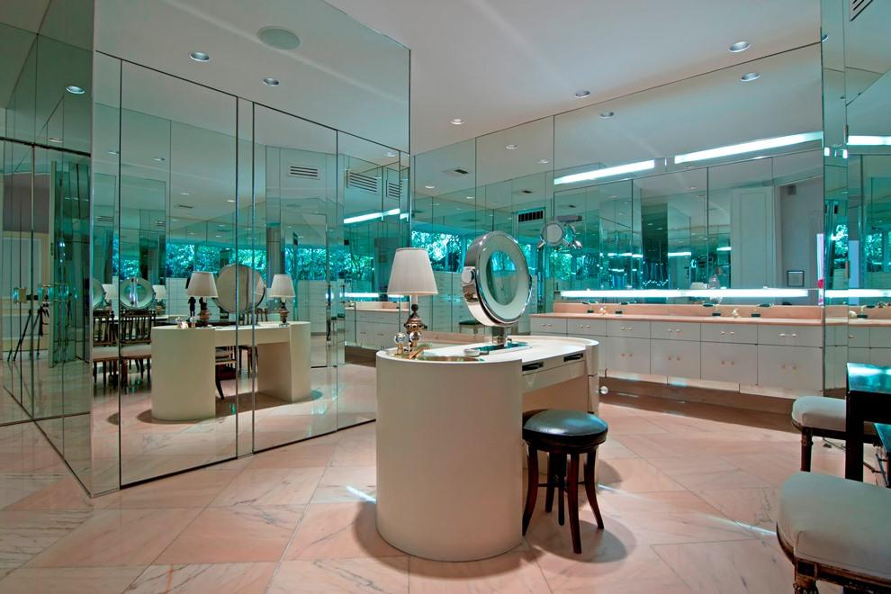 JAMAICA LANE IN - Residential