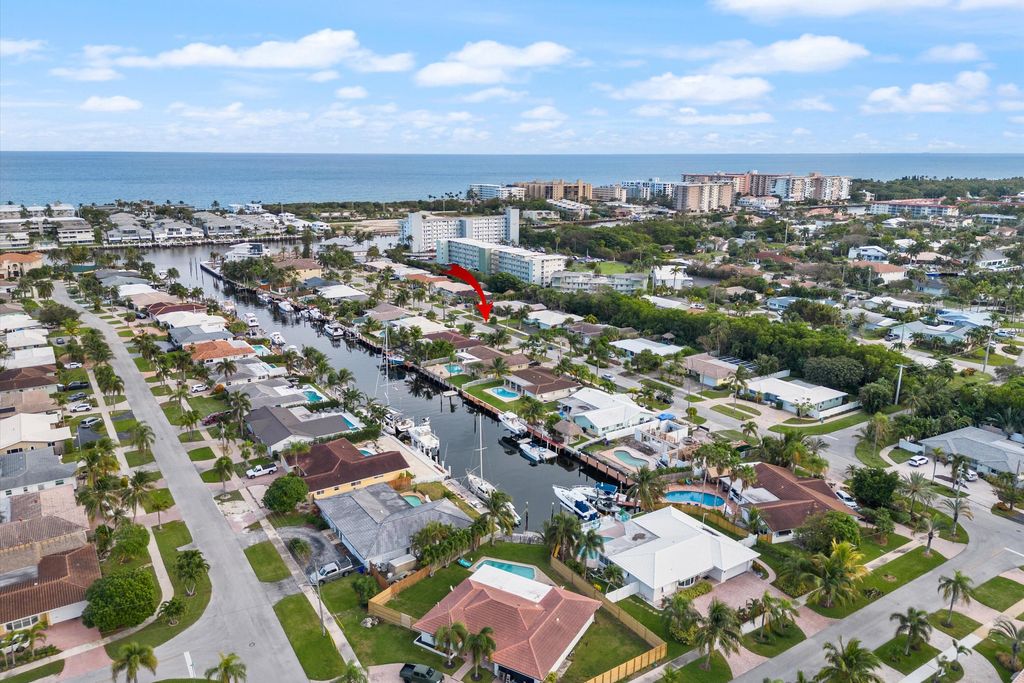 Photo of 1431 SE 14th Court, Deerfield Beach, FL 33441 (MLS # R10939477)