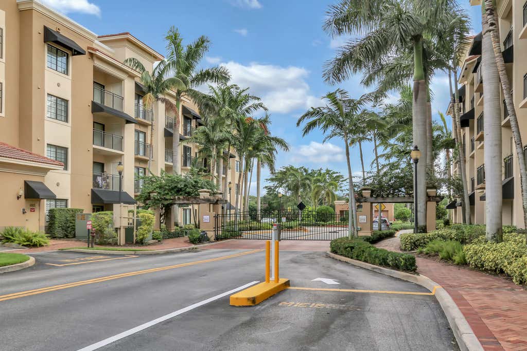 Photo of 4903 Midtown Lane #3114, Palm Beach Gardens, FL 33418 (MLS # B26046010)