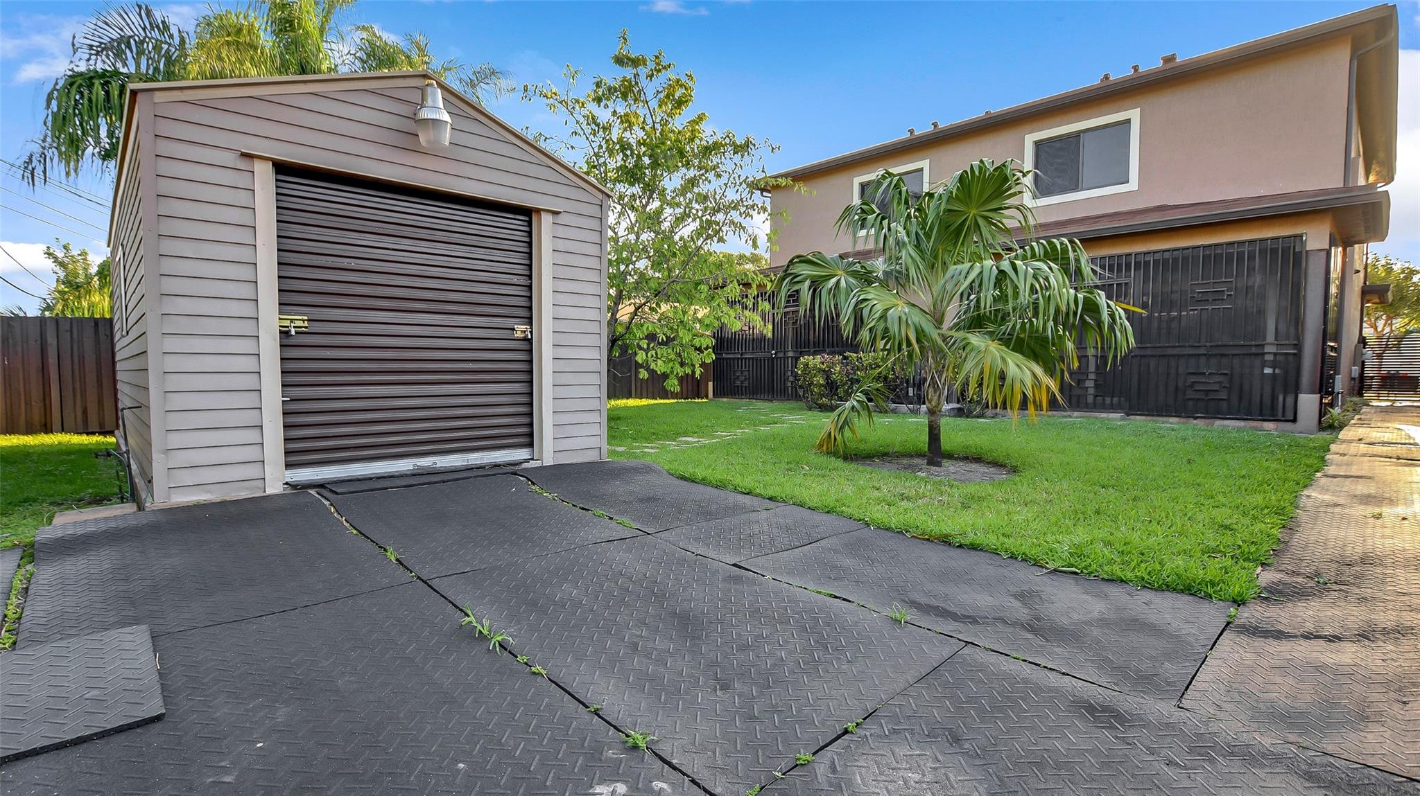 Hubbards 106-27 B - Residential