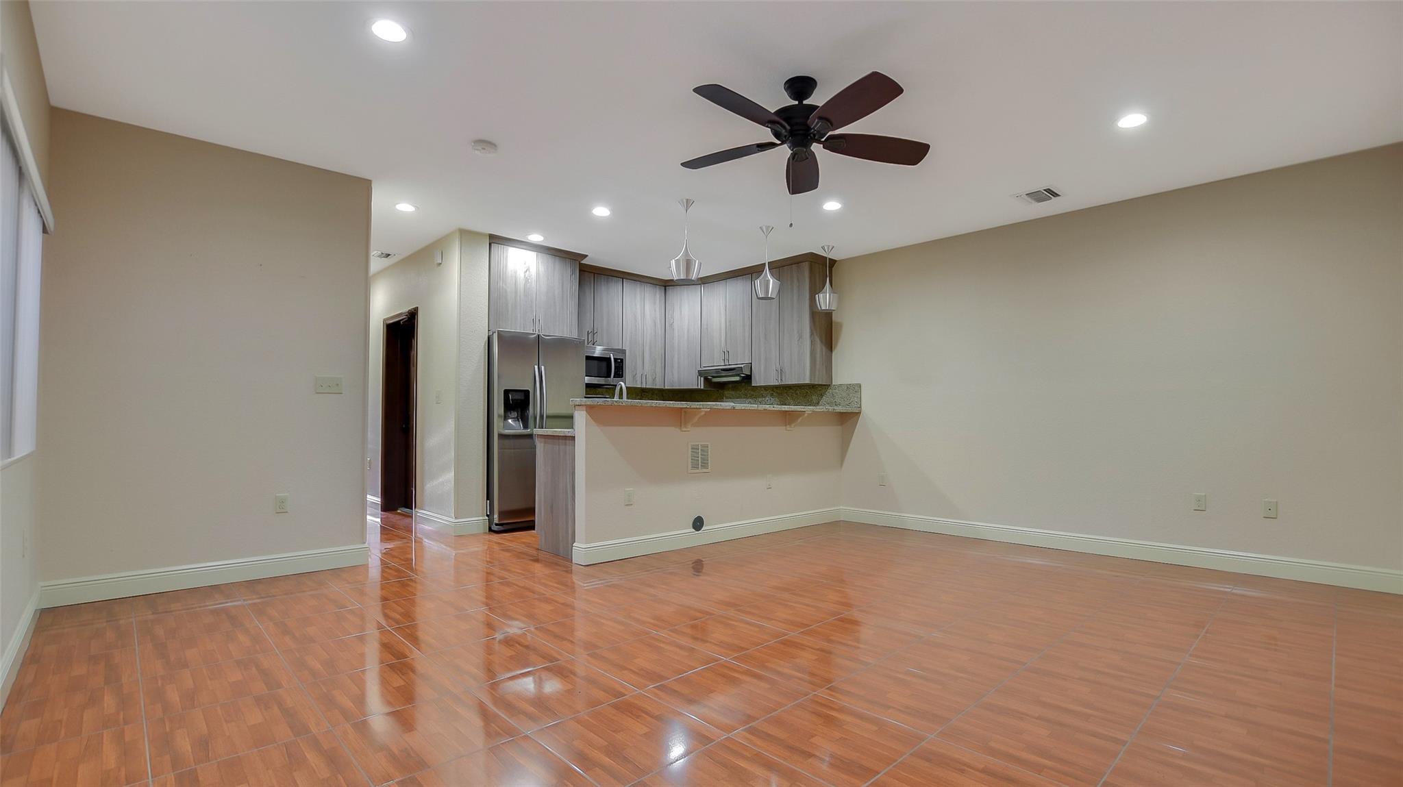 Hubbards 106-27 B - Residential