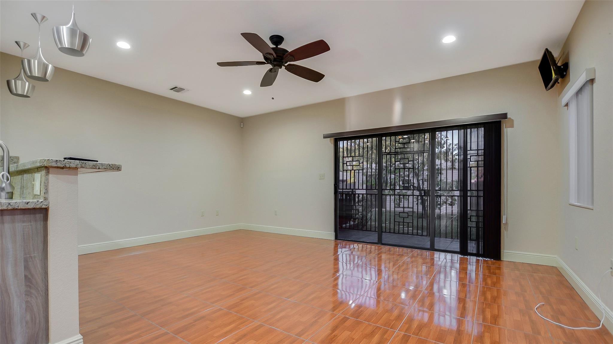 Hubbards 106-27 B - Residential