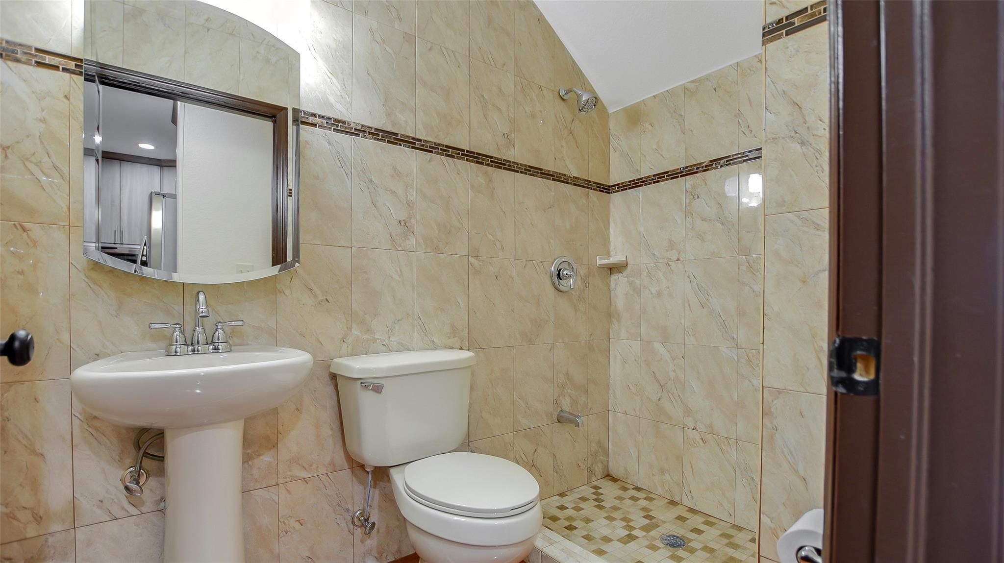 Hubbards 106-27 B - Residential