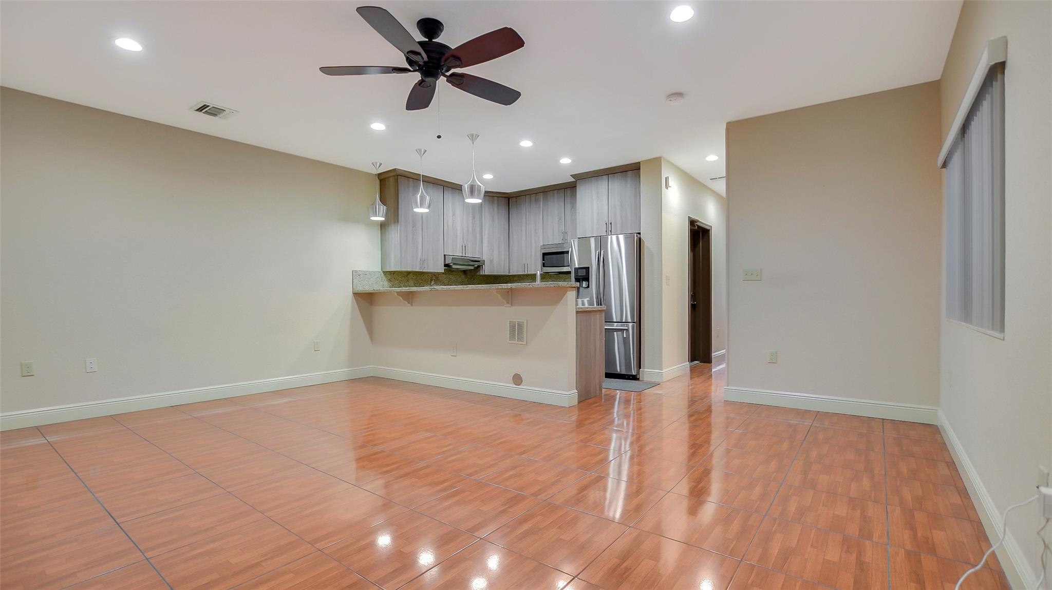 Hubbards 106-27 B - Residential