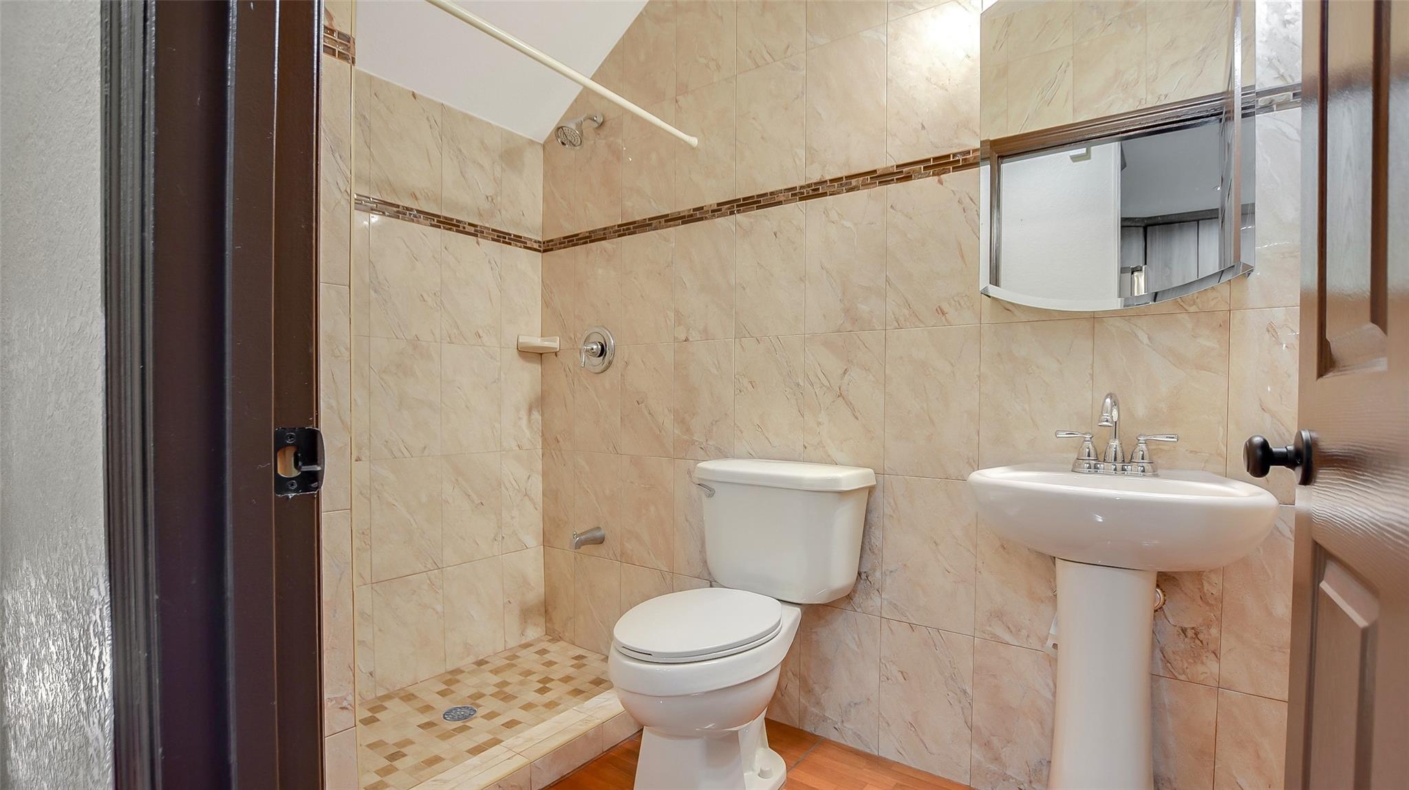 Hubbards 106-27 B - Residential