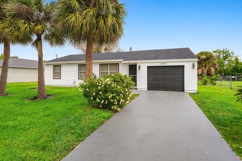 Photo of 2937 SE Ironton Avenue, Port Saint Lucie, FL 34952 (MLS # B26028367)
