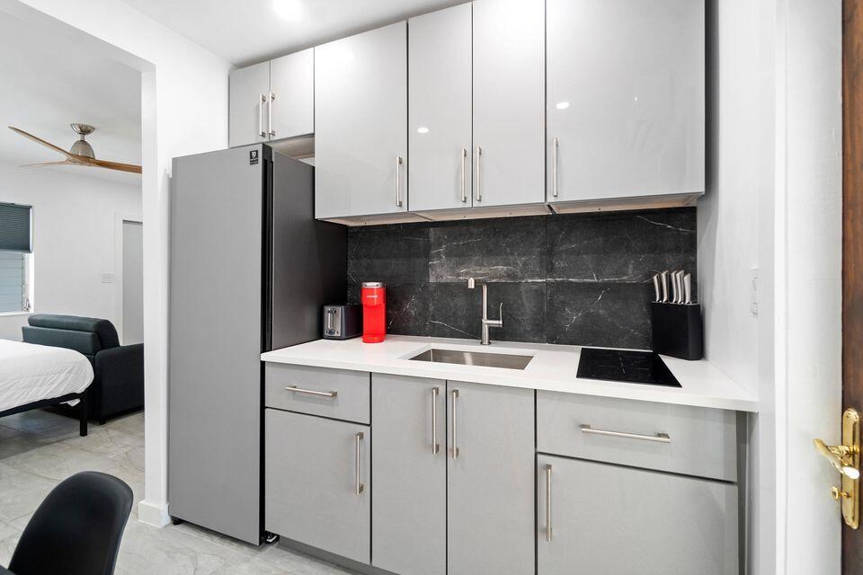 DELRAY TOWN OF - Residential Income