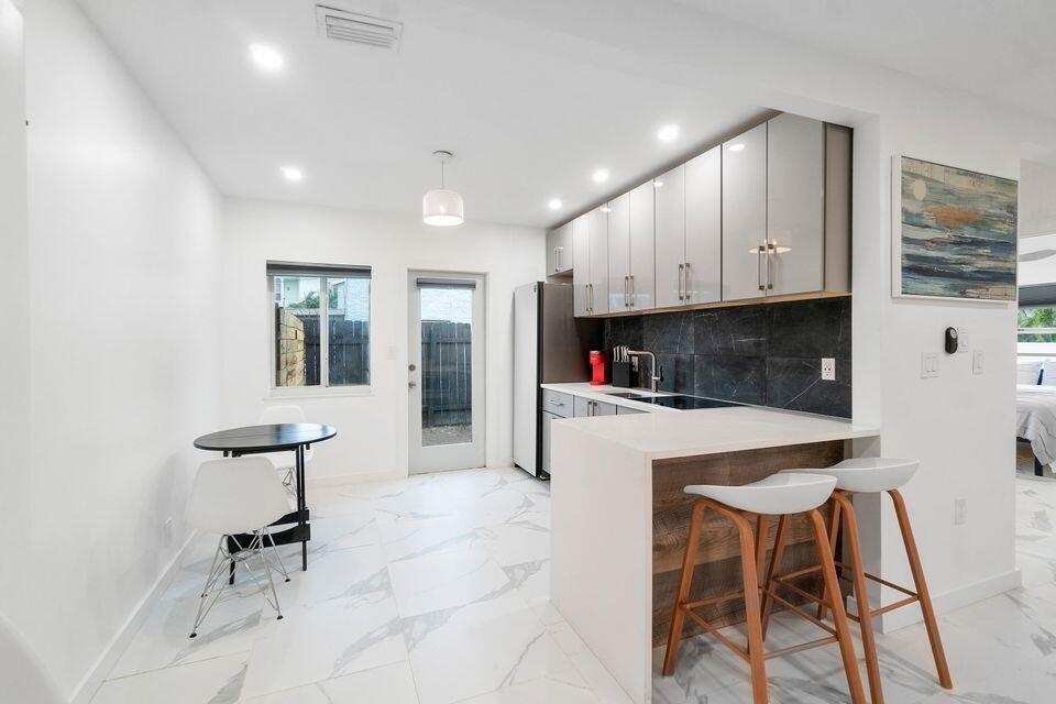 DELRAY TOWN OF - Residential Income