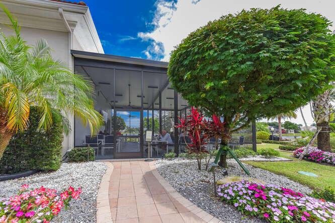 VALENCIA LAKES - Residential