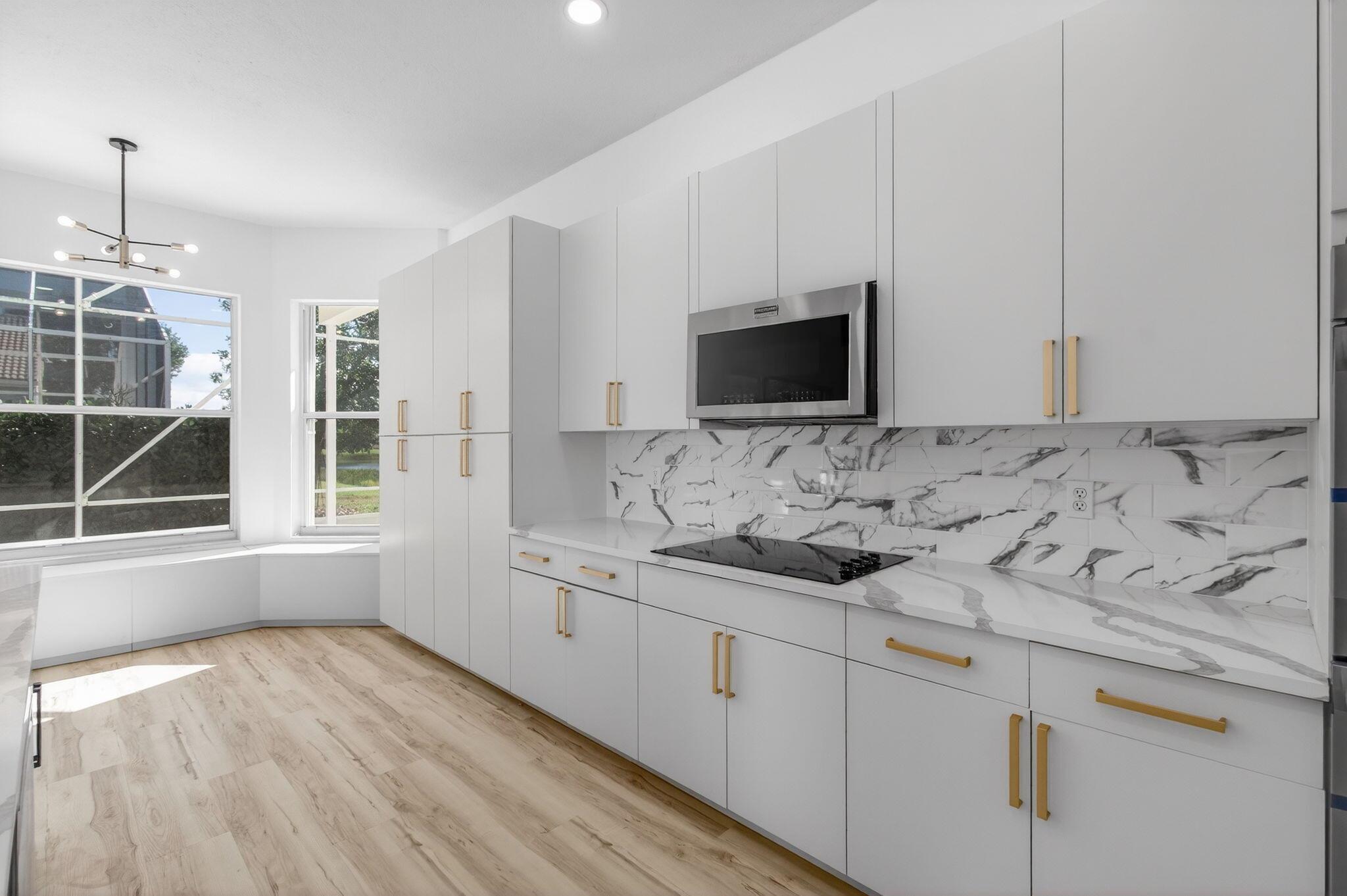 VALENCIA LAKES - Residential