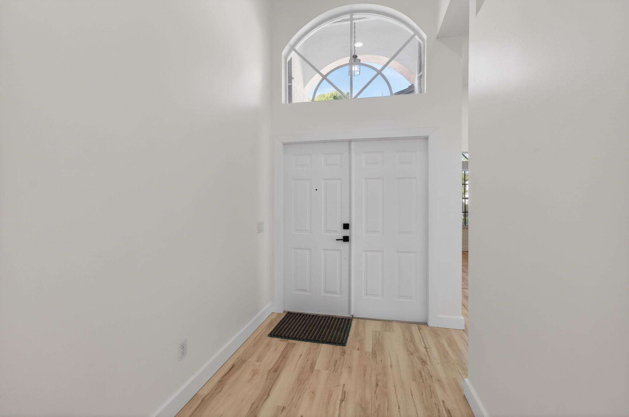 VALENCIA LAKES - Residential