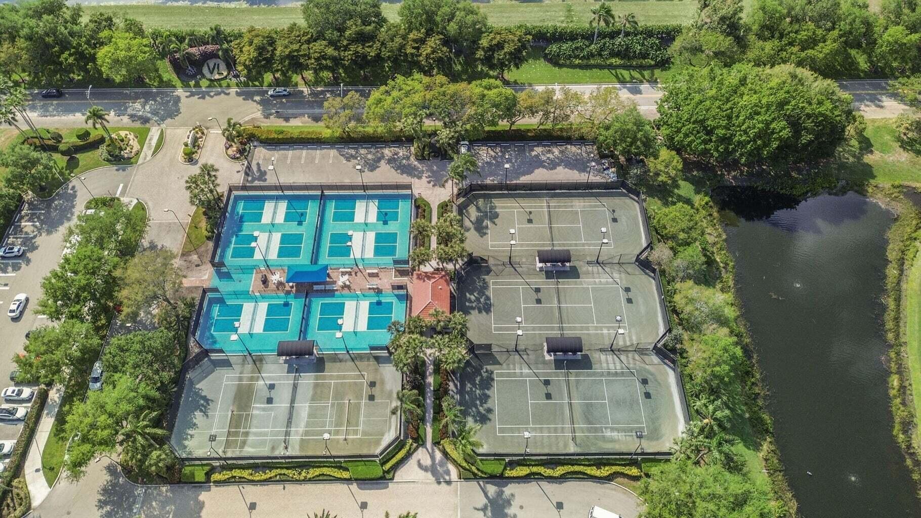 VALENCIA LAKES - Residential