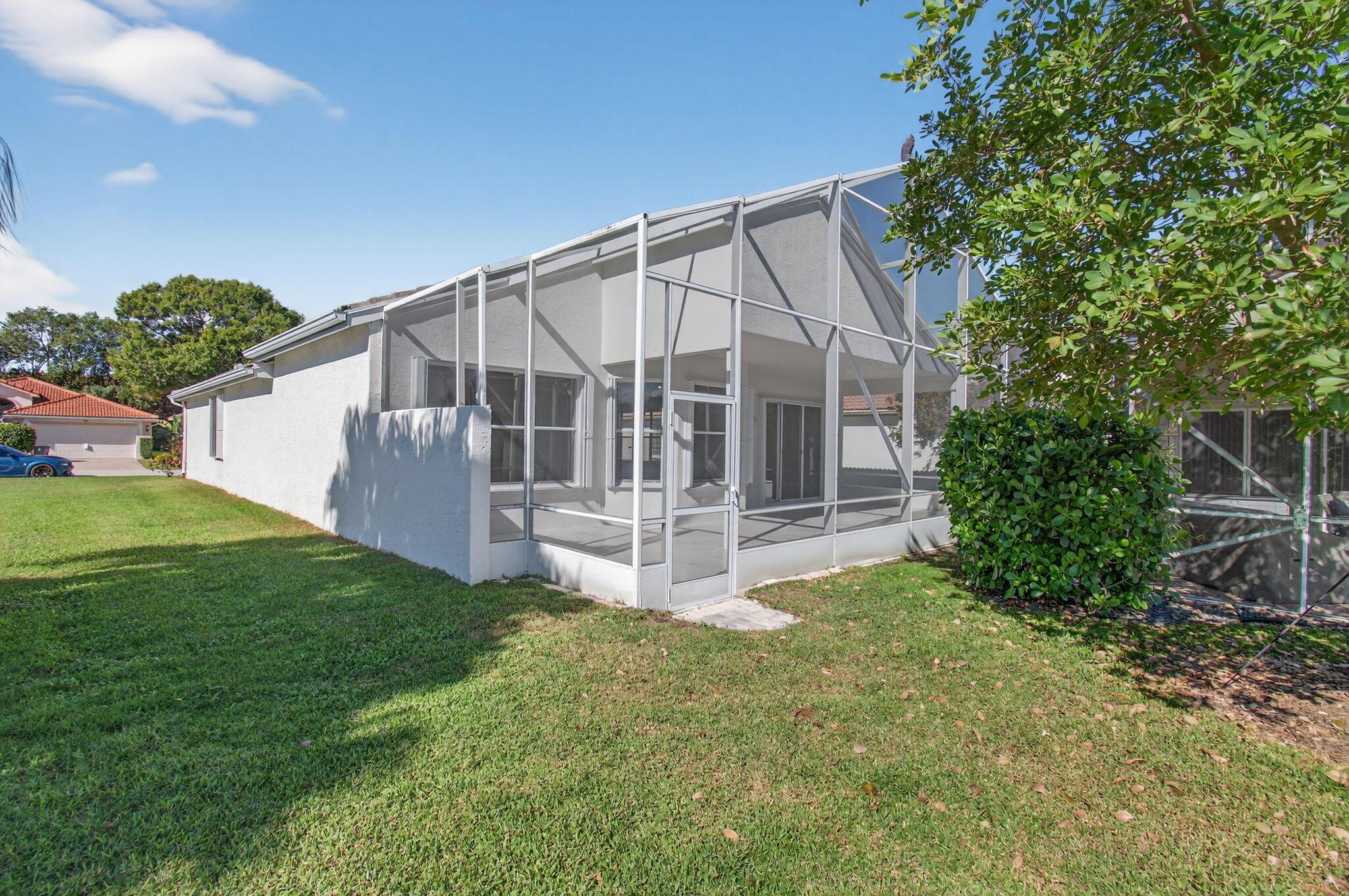 VALENCIA LAKES - Residential