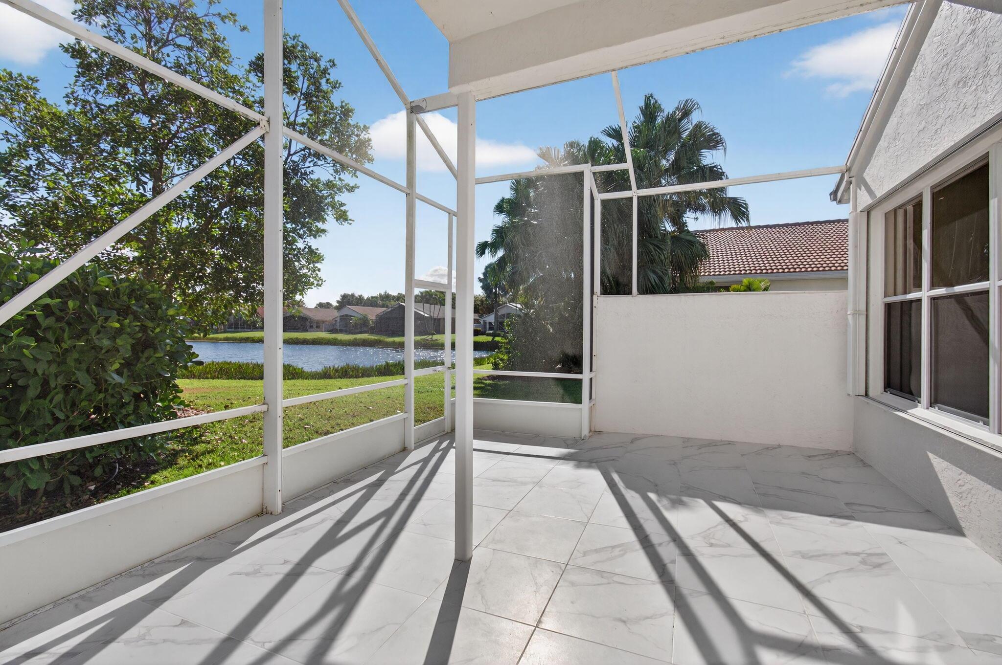 VALENCIA LAKES - Residential