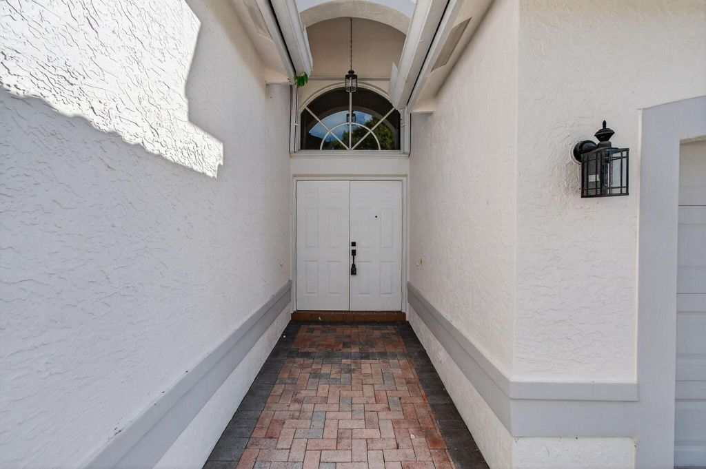 Photo of 11900 Mataro Avenue, Boynton Beach, FL 33437 (MLS # R11148432)