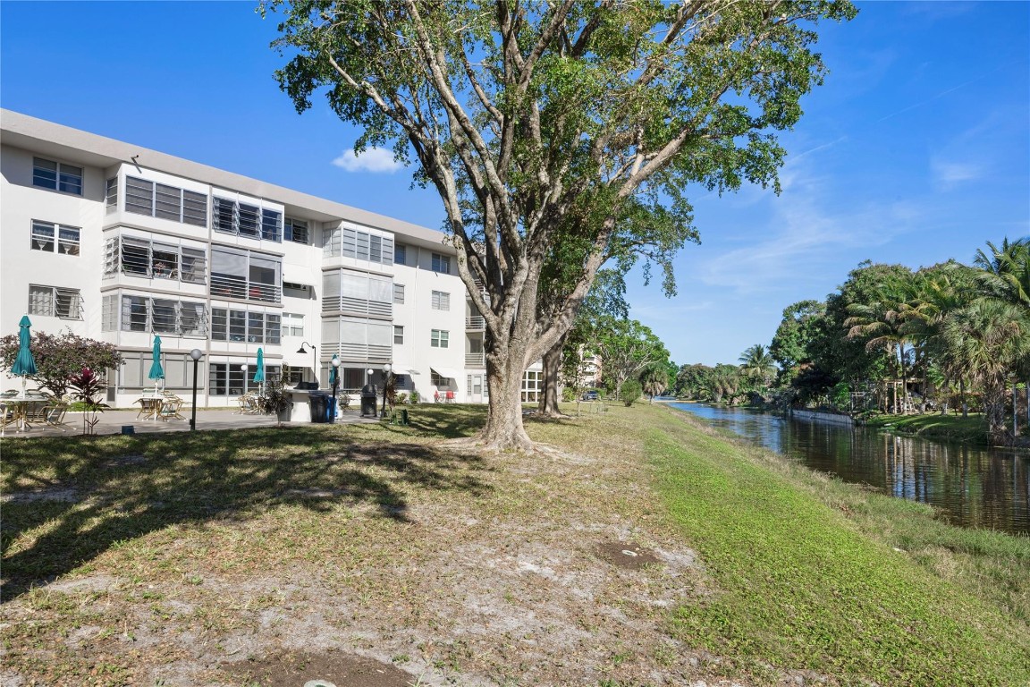Lauderdale Oaks Condo 5 - Residential
