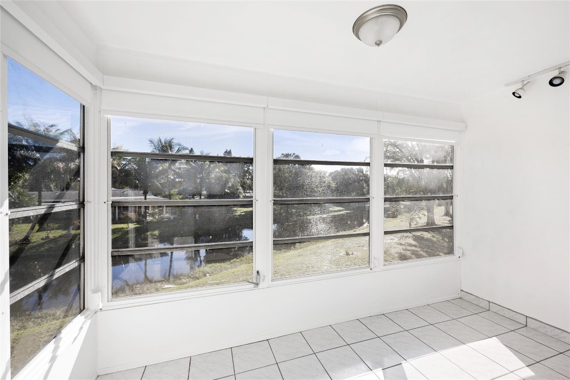Lauderdale Oaks Condo 5 - Residential