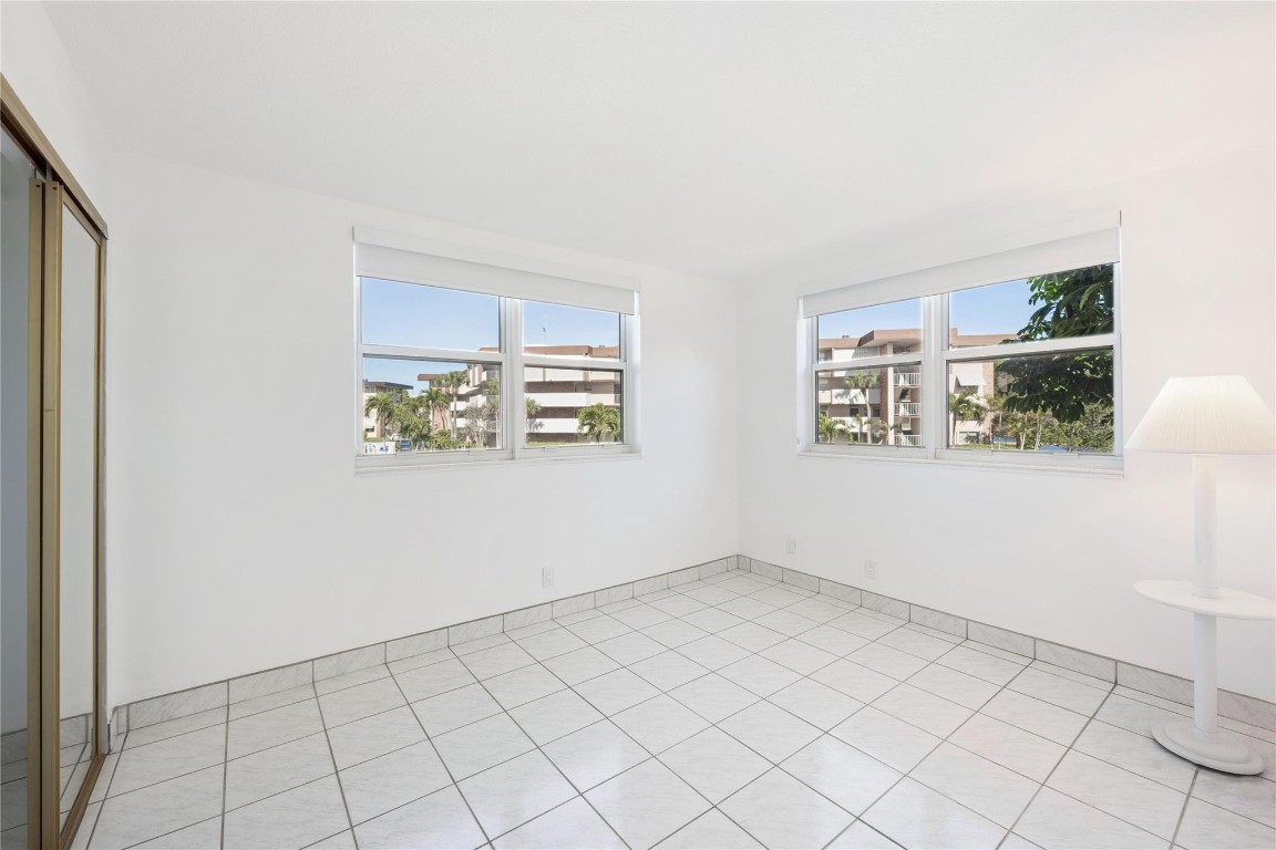 Lauderdale Oaks Condo 5 - Residential