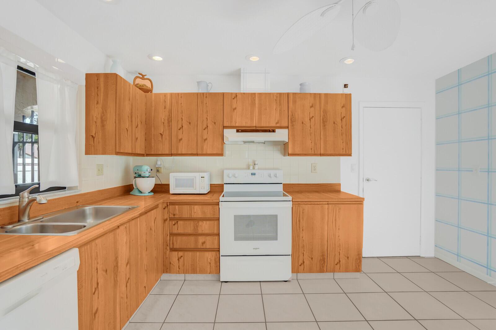 RAINBERRY LAKE PH IV-B - Residential