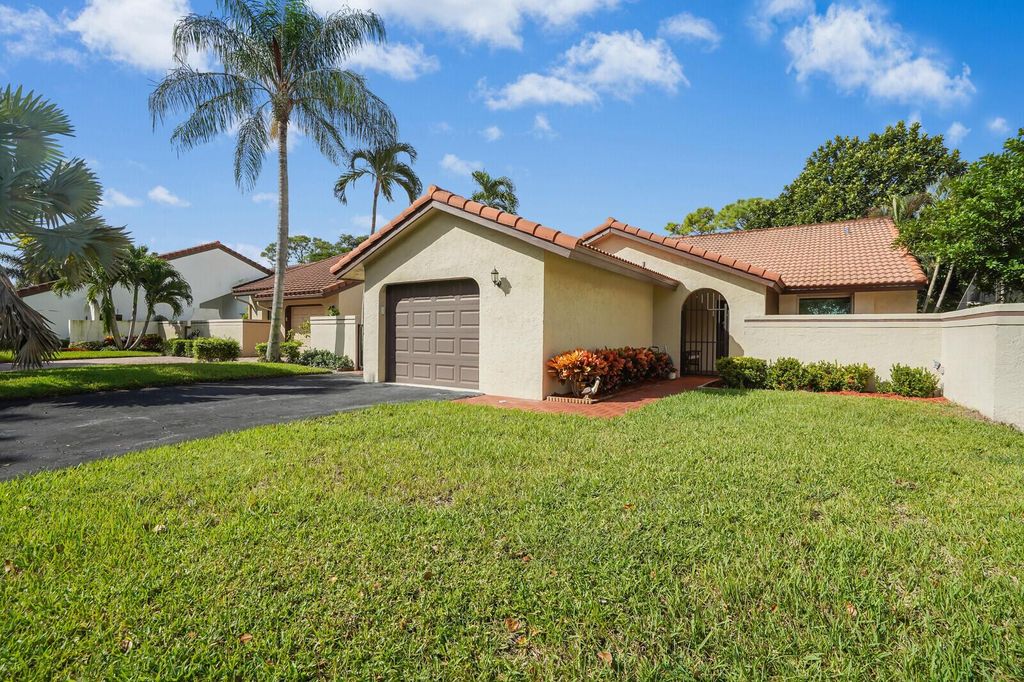 Photo of 1550 NW 22nd Avenue, Delray Beach, FL 33445 (MLS # R11135913)