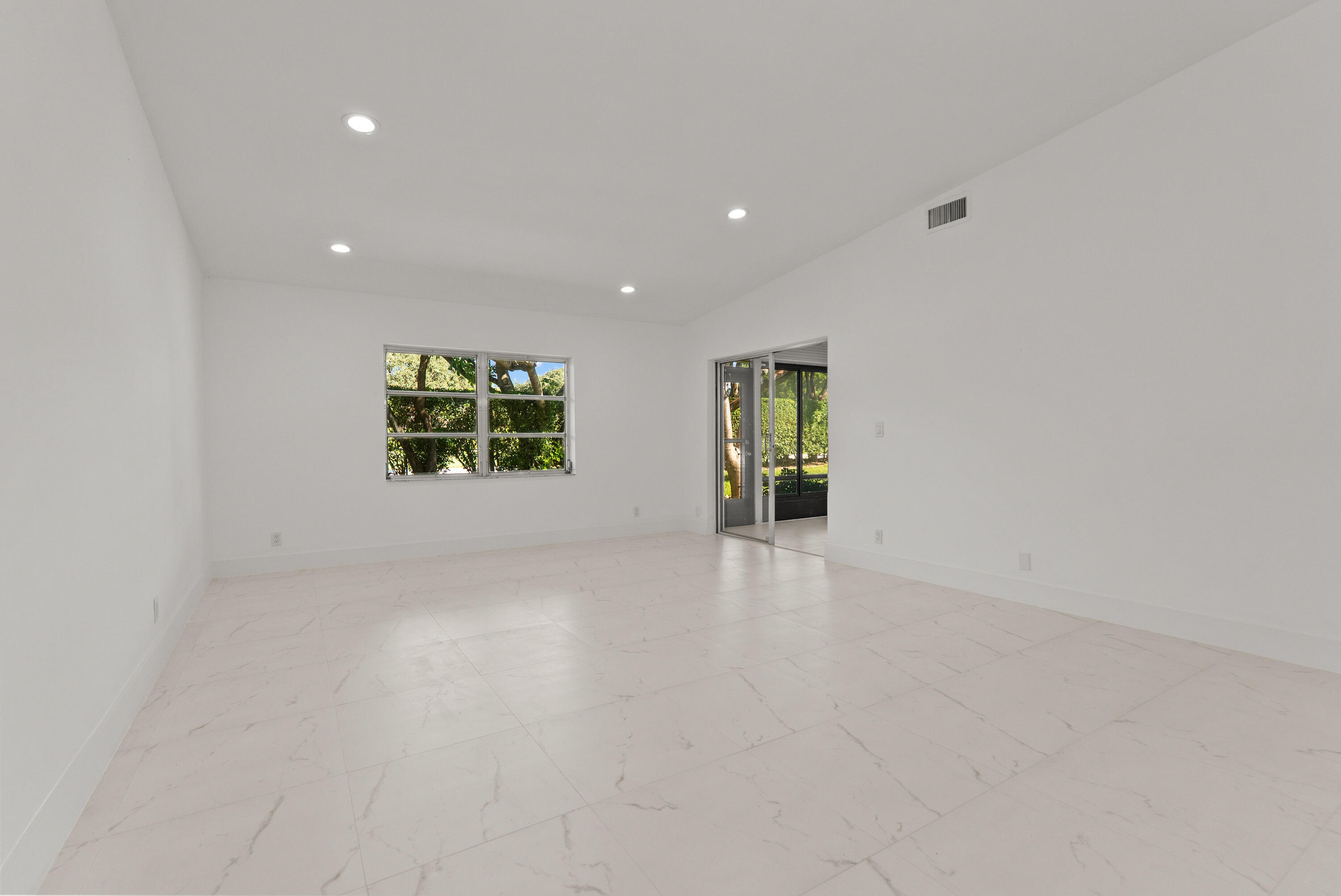WHISPER WALK SEC C CONDO - Residential